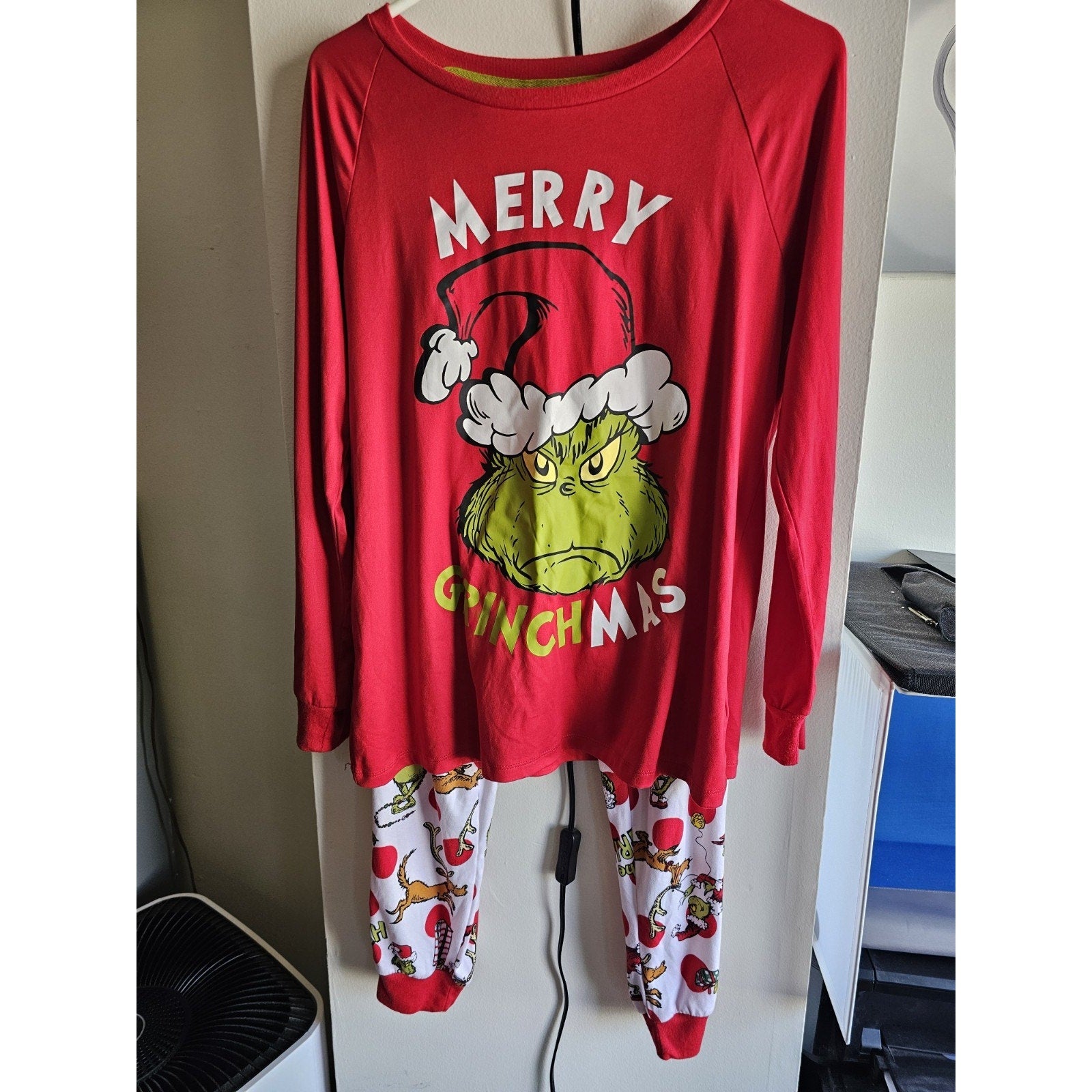 The Grinch Christmas Unisex Pajama Set. Long Sleeve/Pants. Size S 4/6