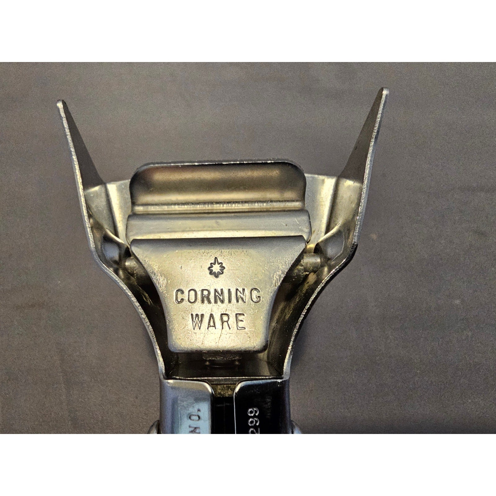 Corning Ware Handle Detachable Casserole Pot Handle Twist & Lock Pat. 2.851.299