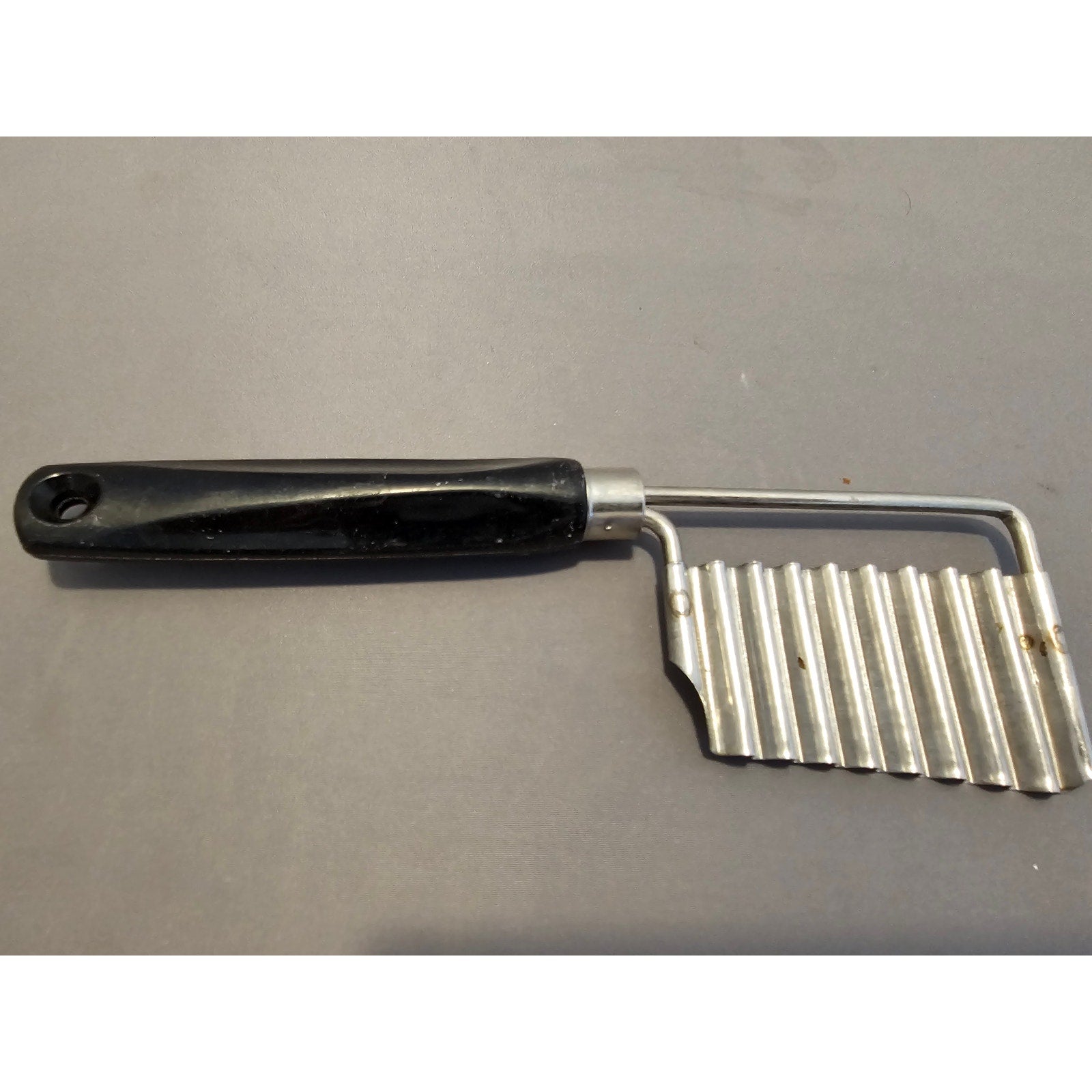 Vintage Crinkle-Cut Slicer - Kitchenware Metal Cutting Tool