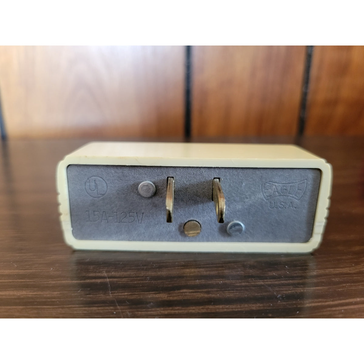 Vintage Ivory Eagle 15A 125V 3-Plug Splitter, ground, tri-plug