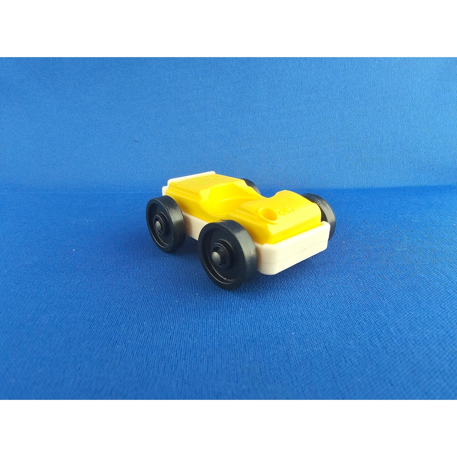 Vintage Fisher Price Little People Garage #930 - Yellow/White Single-Person Car