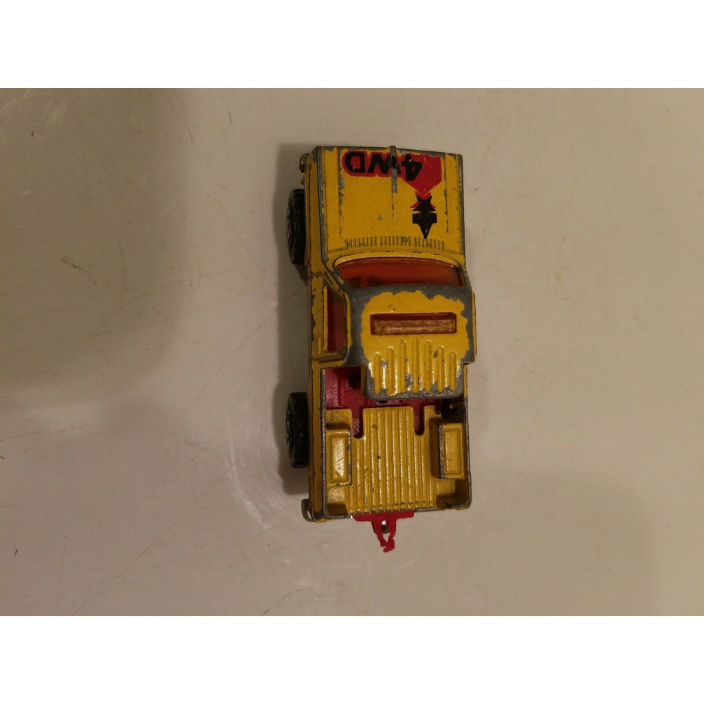 Majorette No. 228 Depanneuse 1/62 Made in France die cast yellow truck 4WD