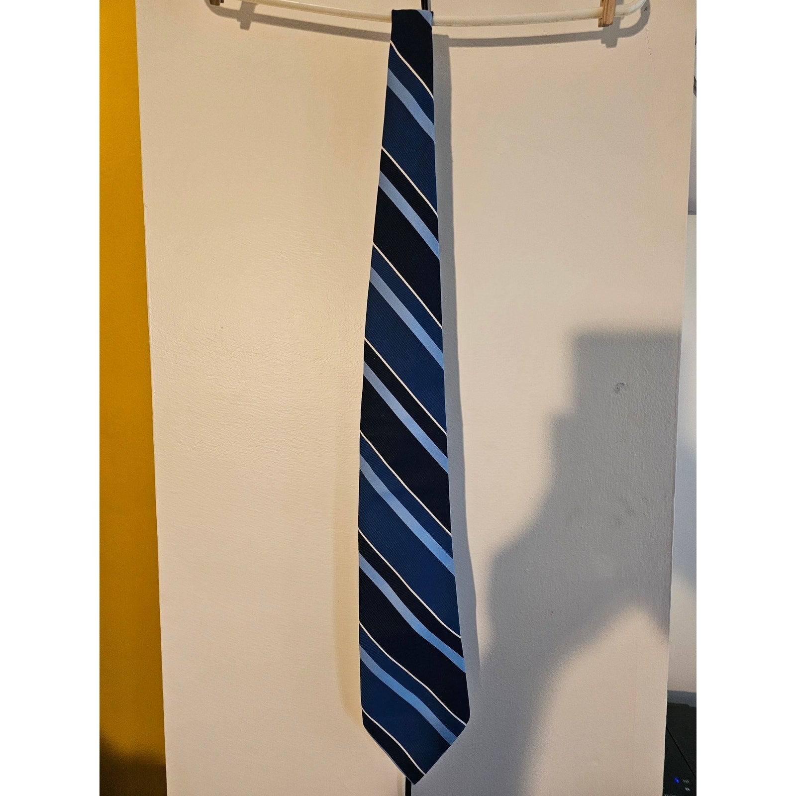 Vintage Custom Cravatieur WPL-10580 Men's Necktie - Blue w/Stripes - 53-1/2"