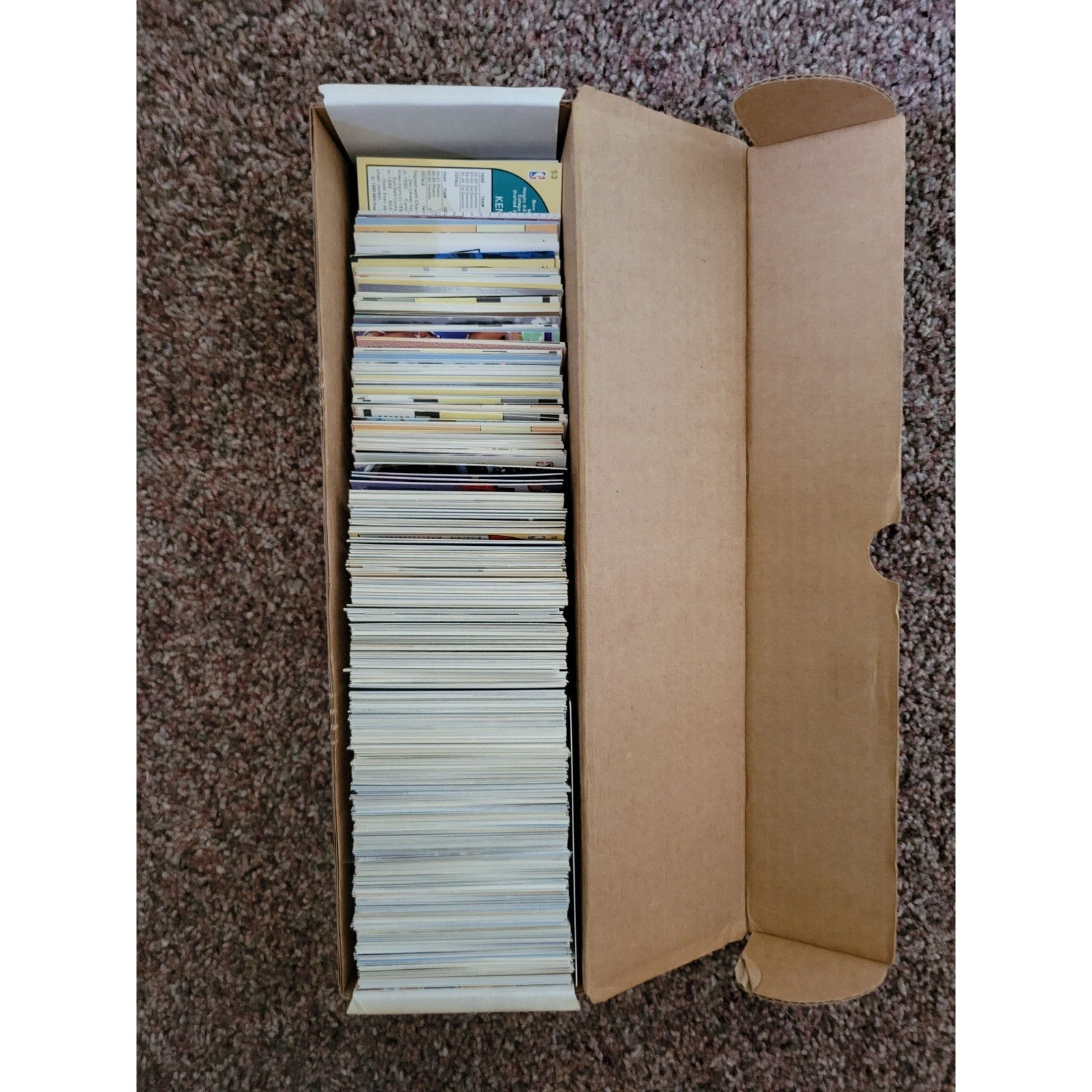 Lot of aprox 500+ NBA Basketball Cards - Topps, Upper Deck, NBA Hoops, Panini