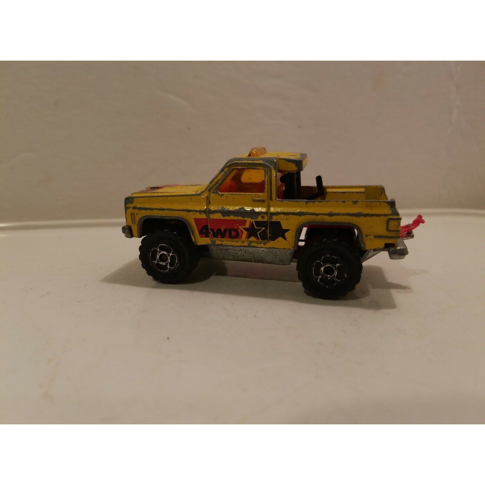 Majorette No. 228 Depanneuse 1/62 Made in France die cast yellow truck 4WD