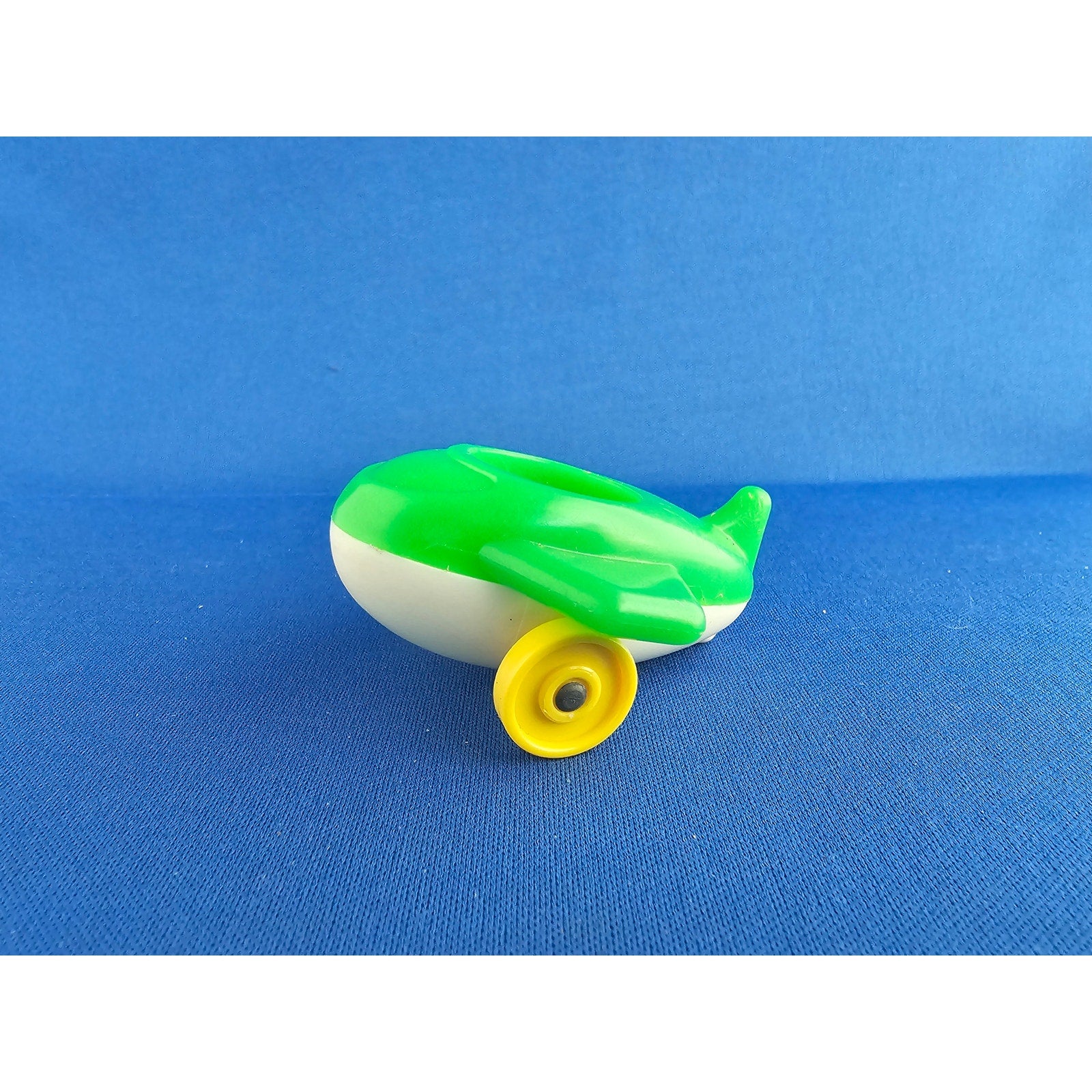 Vintage Fisher Price Little People Riders #656 -Green/White Baby Airplane FPT819