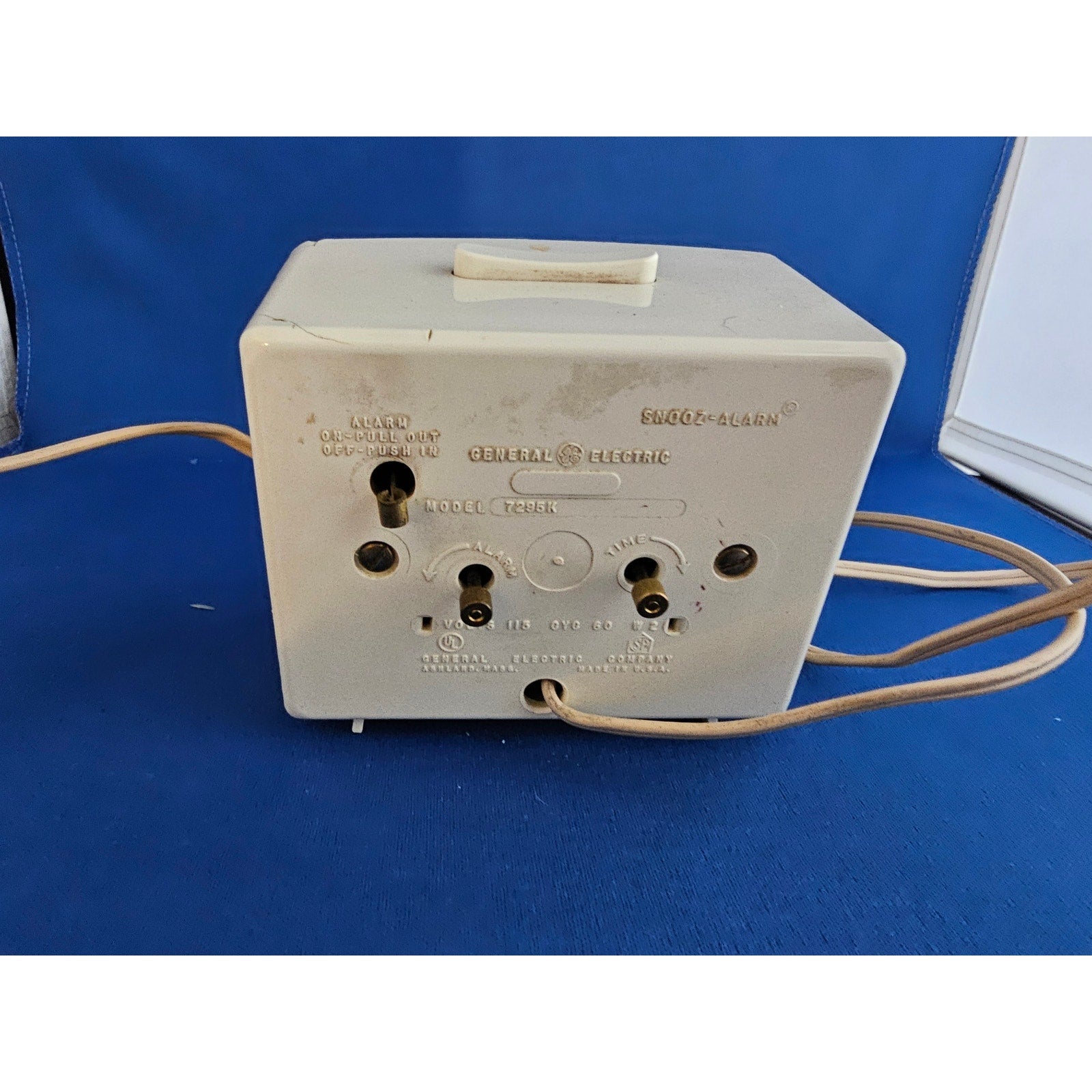 Vintage General Electric (GE) Model 7295K View-Alarm Clock - Tested Works