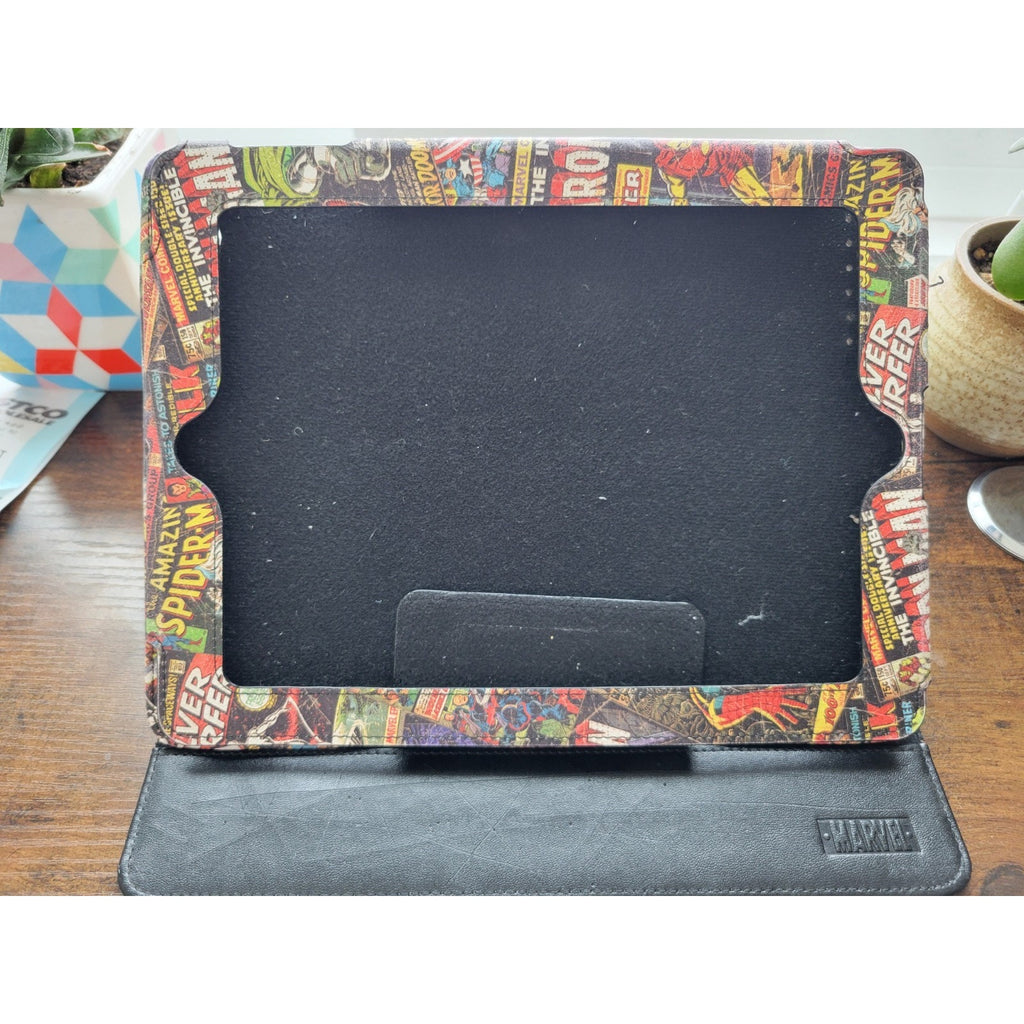 Licensed Marvel iPad Case 2/II by BB Designs MV-B-IP 2035-0814 - used