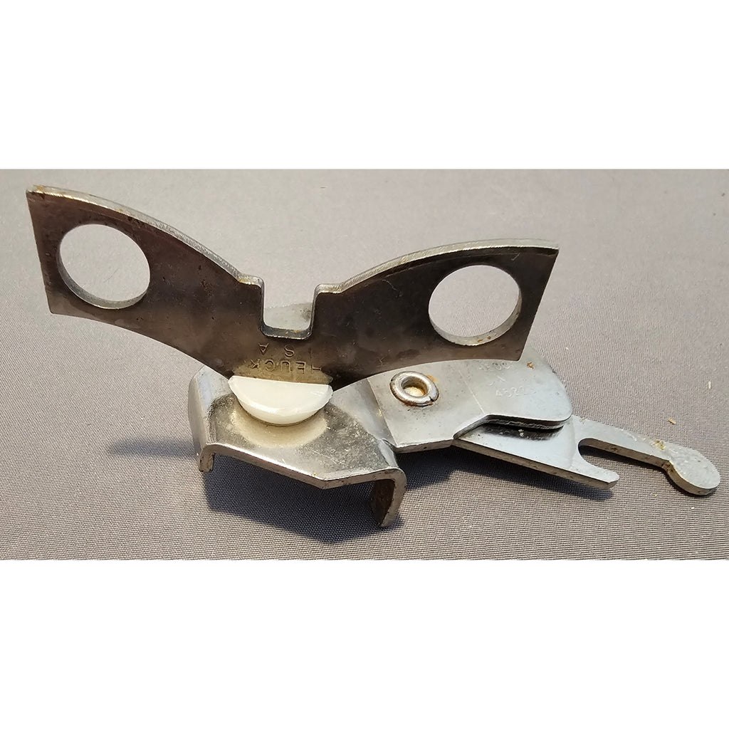 Vintage Heuck Manual Can Opener - works well - USA - Mini