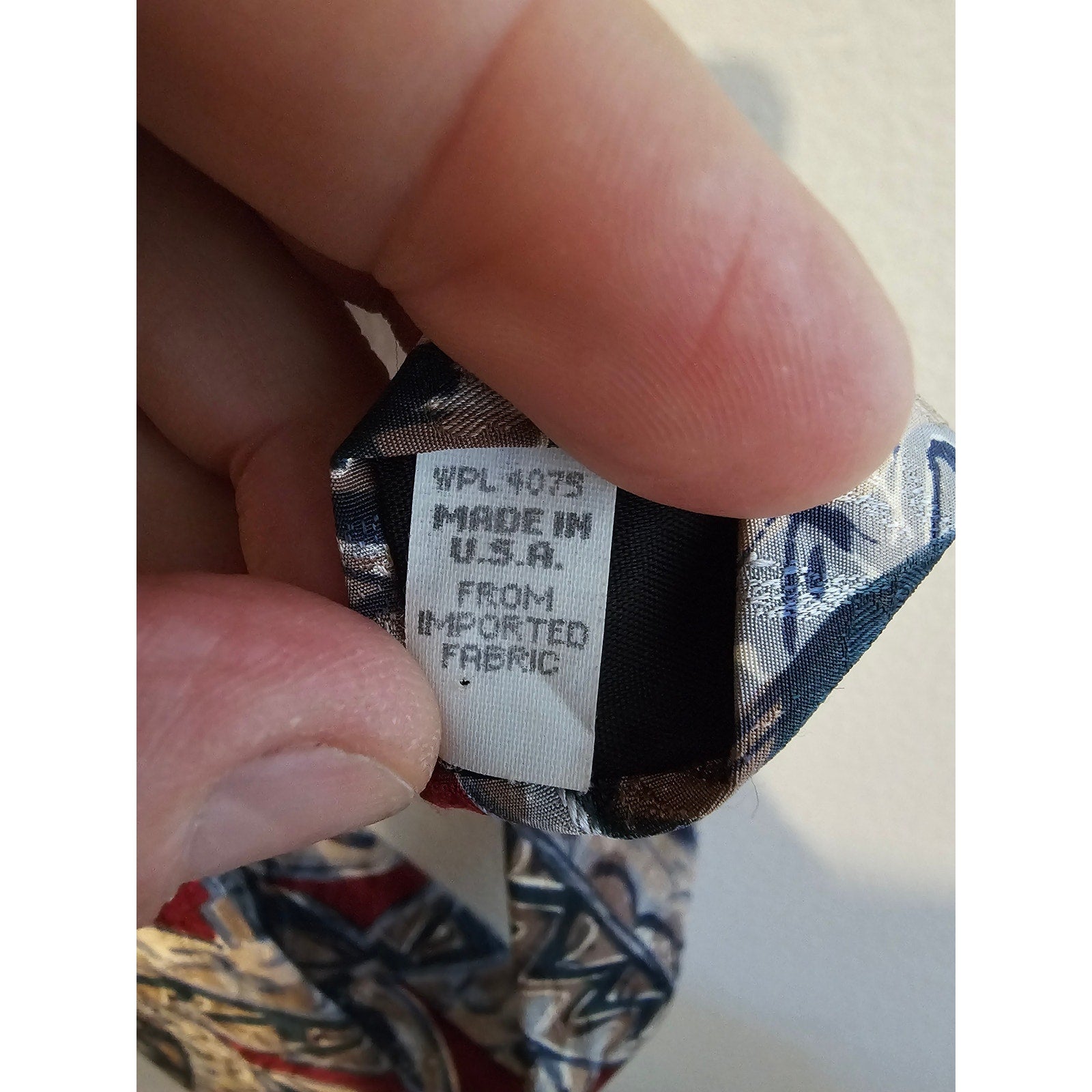 Vintage Robert Alan Men's Necktie - Red w/Pattern - 56" x 3-3/4"