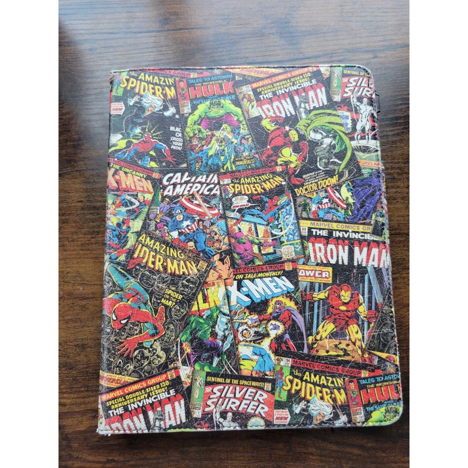 Licensed Marvel iPad Case 2/II by BB Designs MV-B-IP 2035-0814 - used