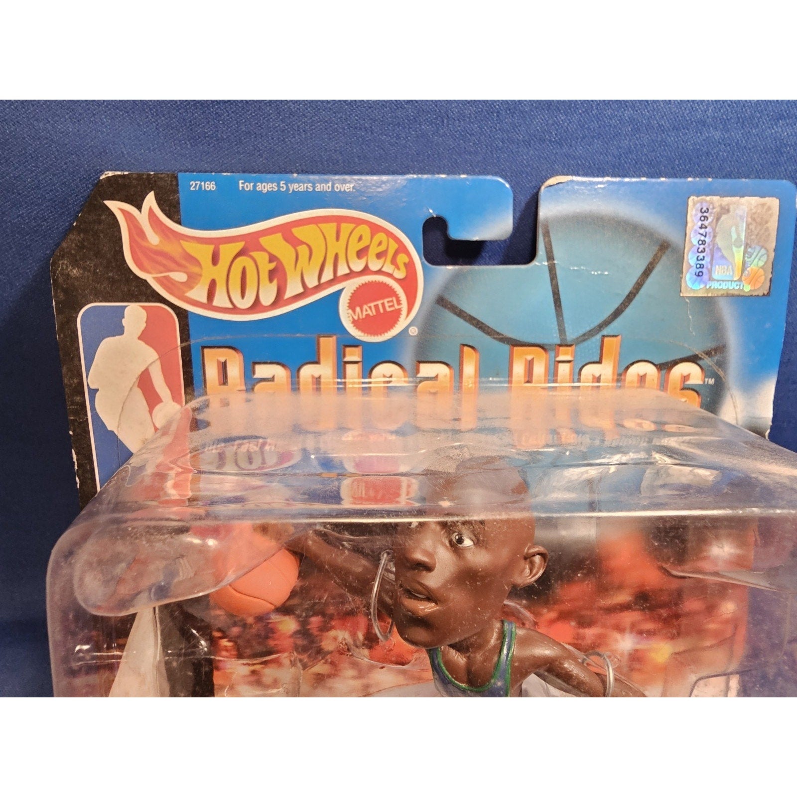 NIB 1999 Hot Wheels Radical Rides #27166-0950 - Kevin Garnett - Minnesota Timberwolves