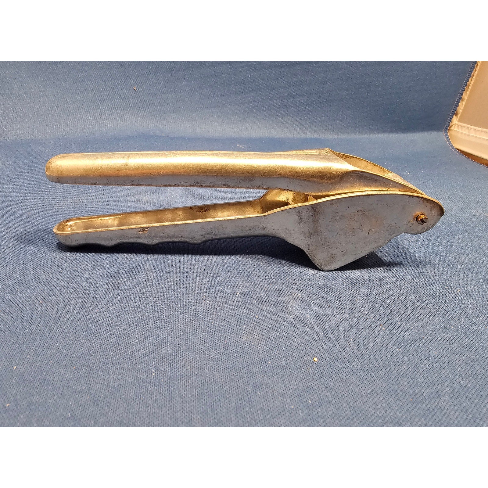 Aluminum Garlic Press - Taiwan - 6-1/4" long - clean
