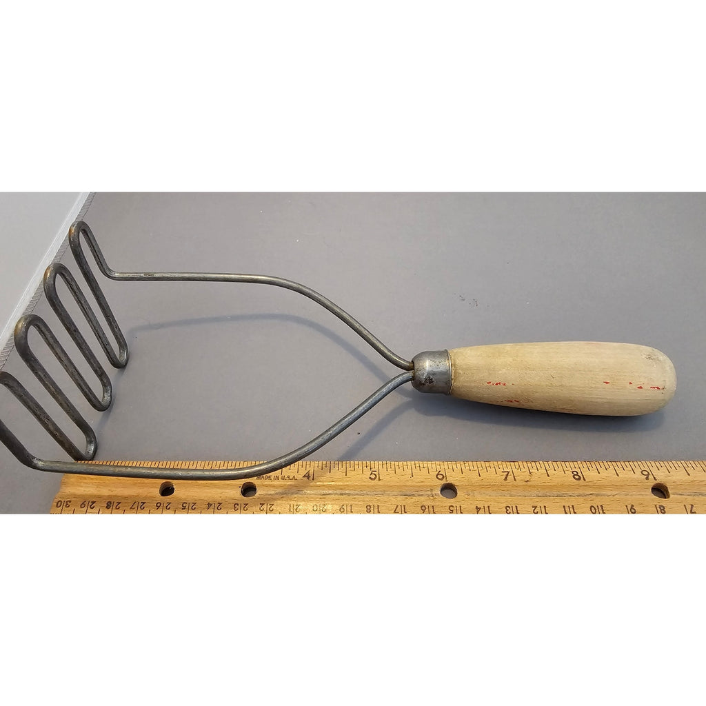 Vintage 9-1/2" Wire Potato Masher w/Red Wood Handle