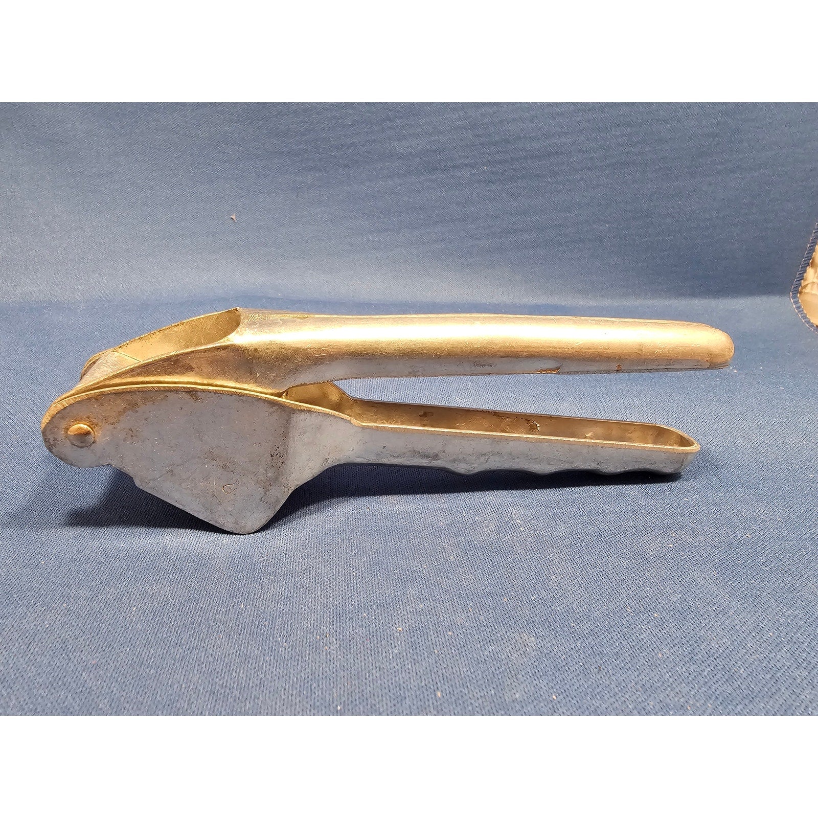 Aluminum Garlic Press - Taiwan - 6-1/4" long - clean