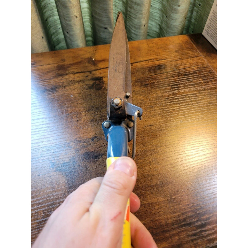Vintage Stanley Model GS30 4-1/2” Blade Length Grass Shears - work well