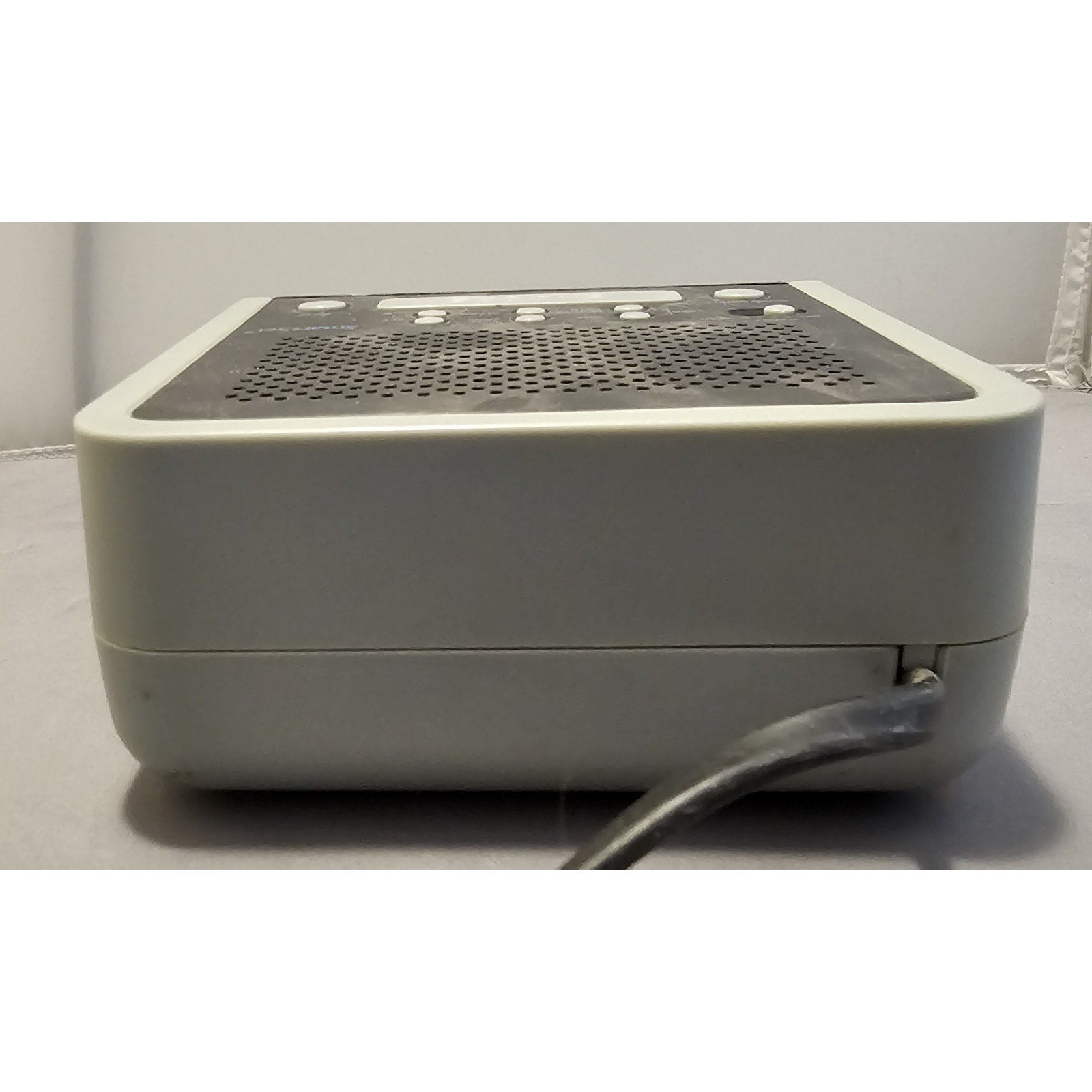 Emerson CKS1702 Radio/Digital Alarm Clock - Tested and Works