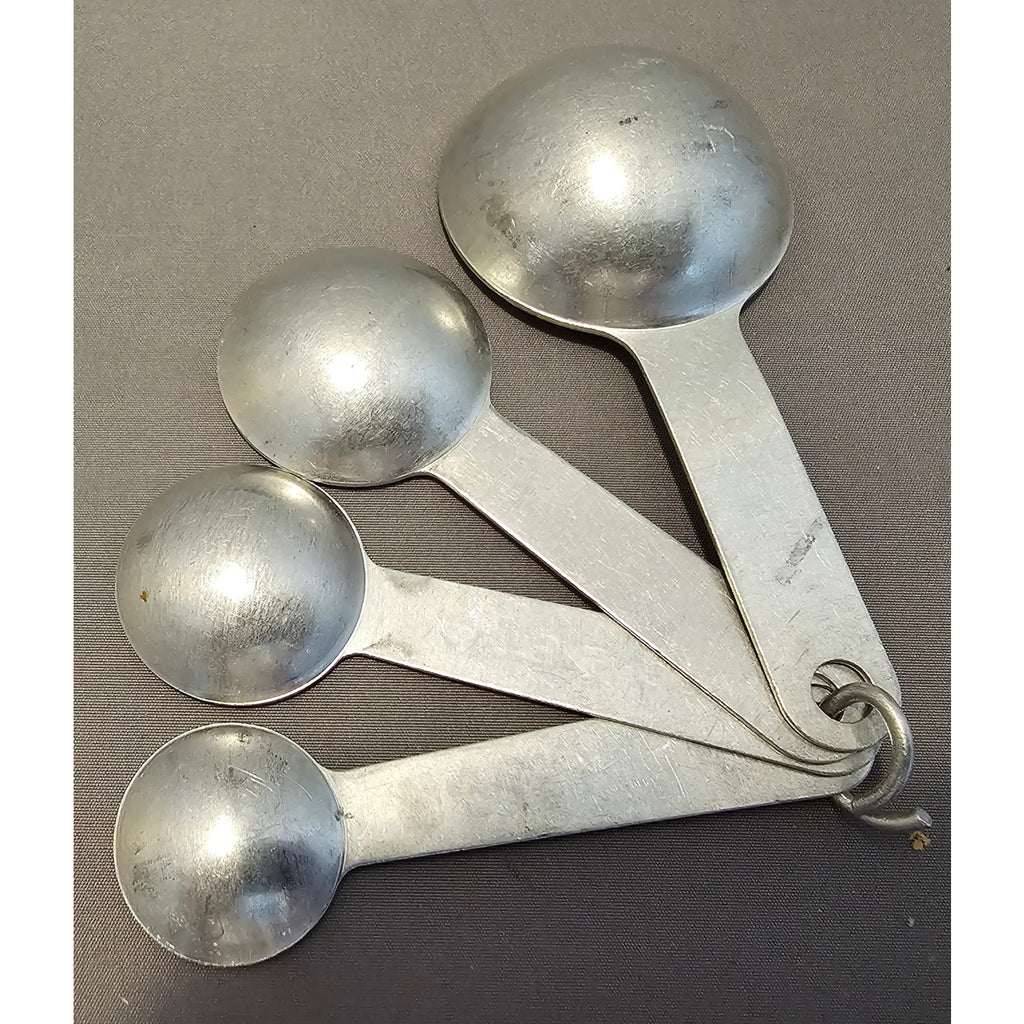 Vintage Set of 4 Aluminum Measuring Spoons w/Ring