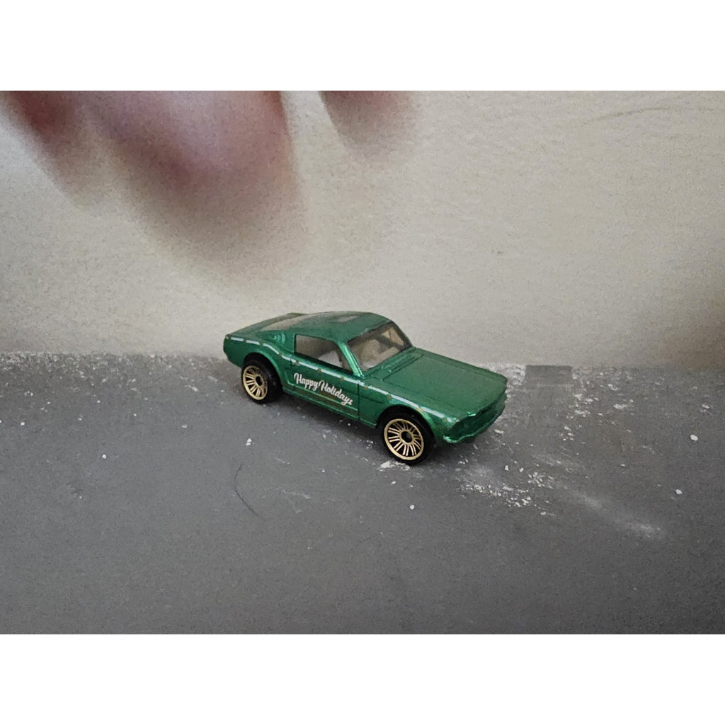 2009 Matchbox '65 Mustang GT - Happy Holidays (Green Version) - MB342