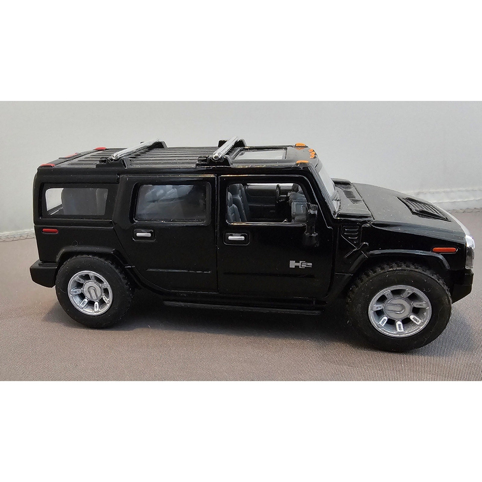 Kinsmart - 2008 Black Hummer H2 SUV - Scale 1/40 - China - loose