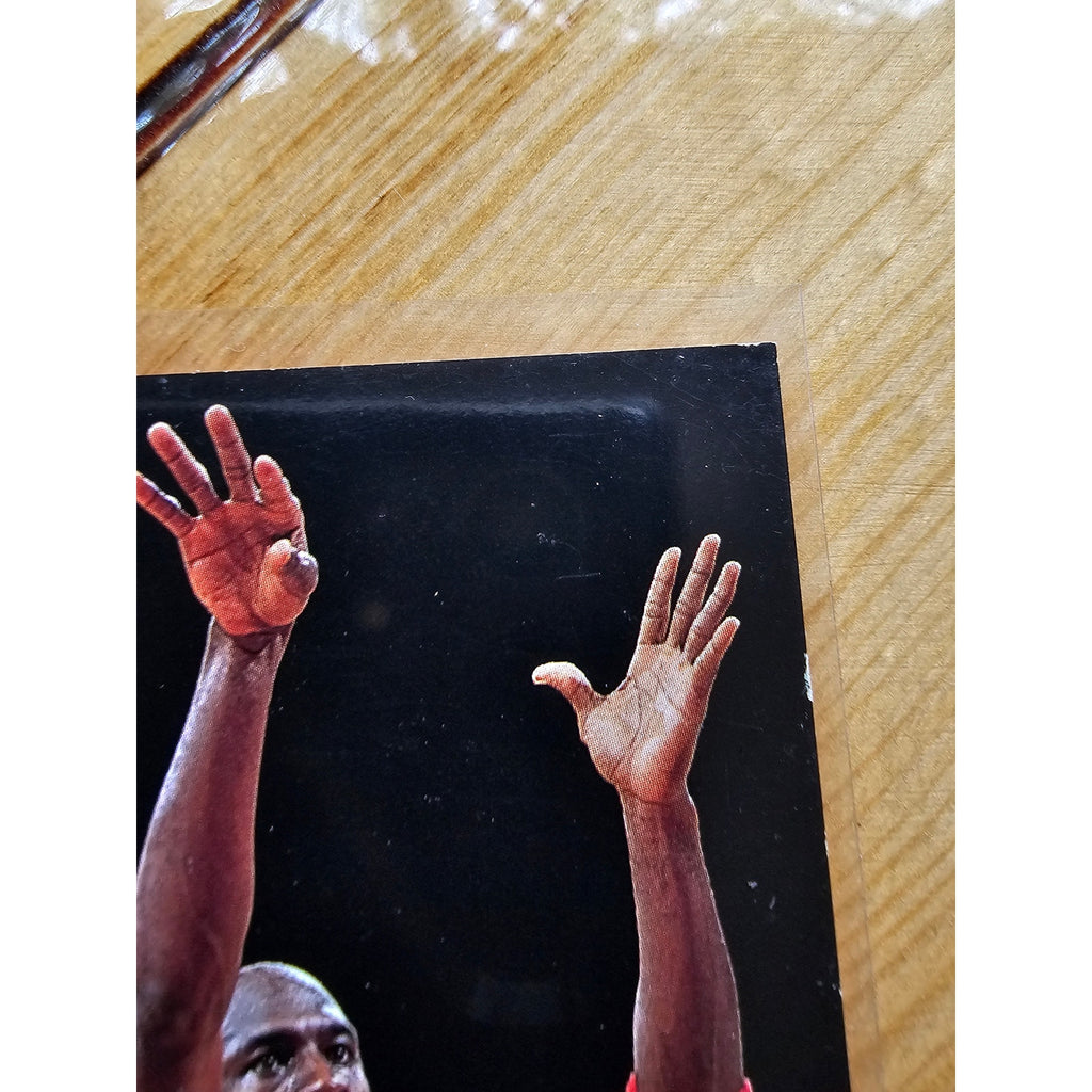 Michael Jordan 1997-1998 Upper Deck #389 - Michael's Magic - Chicago Bulls - NBA