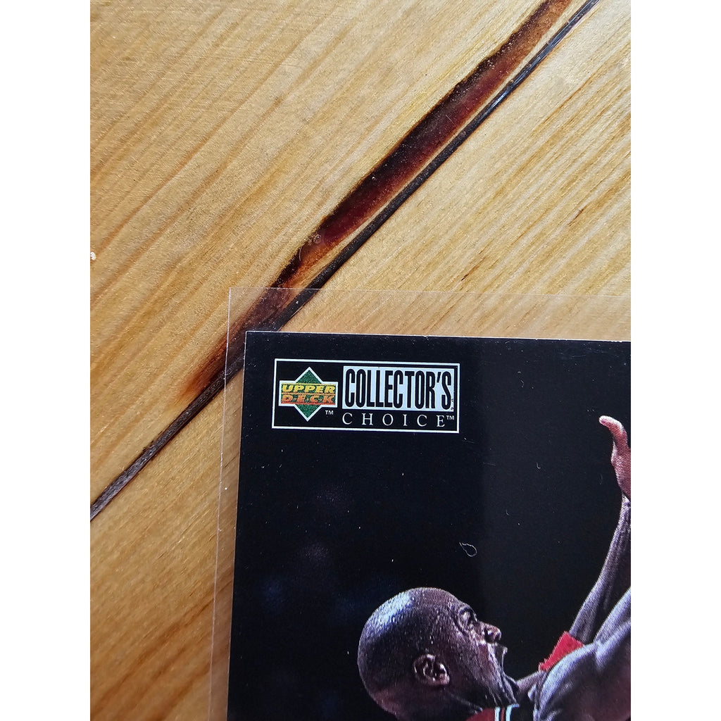 Michael Jordan 1997-1998 Upper Deck #392 - Michael's Magic - Chicago Bulls - NBA
