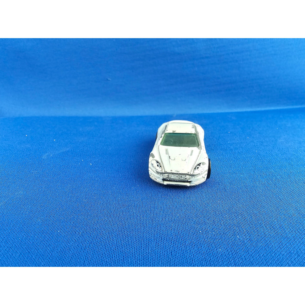 2010 Hot Wheels R6459- Aston Martin White Sedan Toy Car - loose - E48