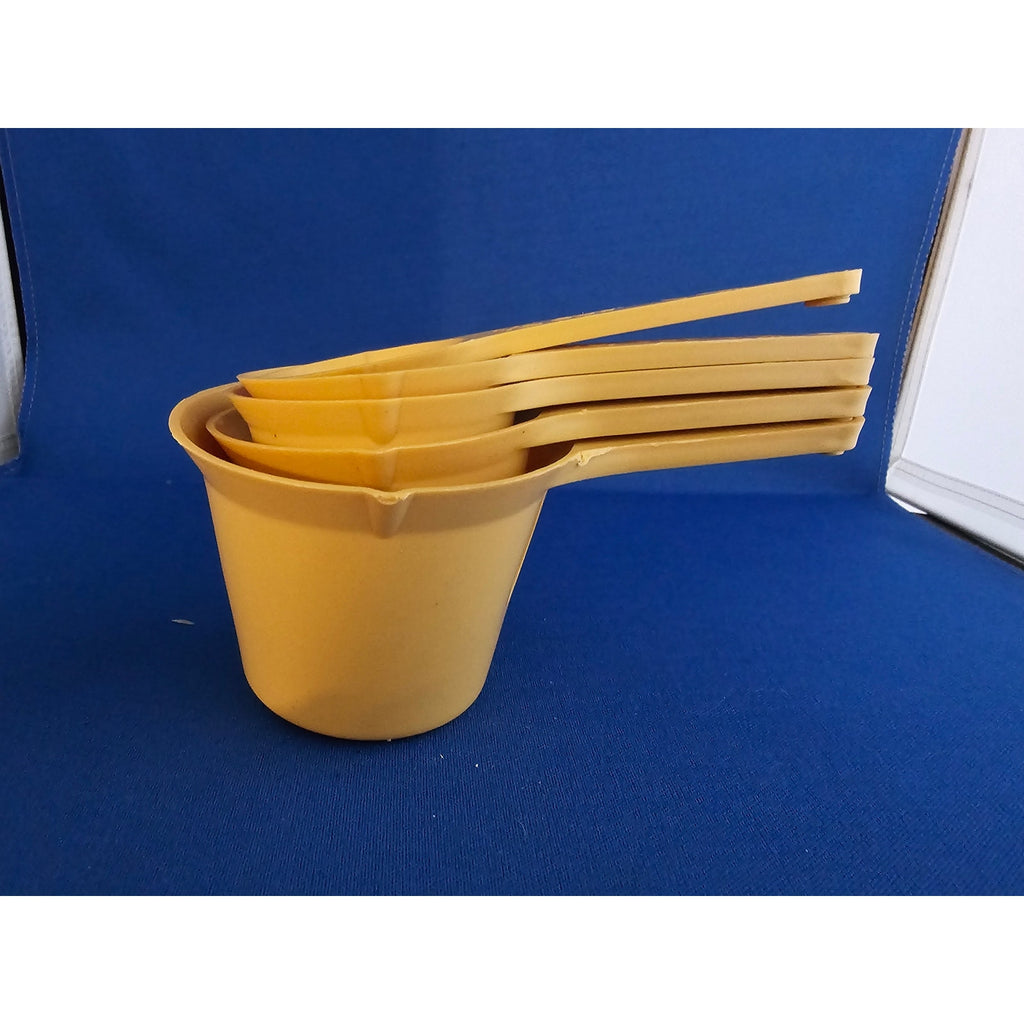 Set Of 5 Vintage Foley Yellow/Mustard Nesting Measuring Cups - Made in USA