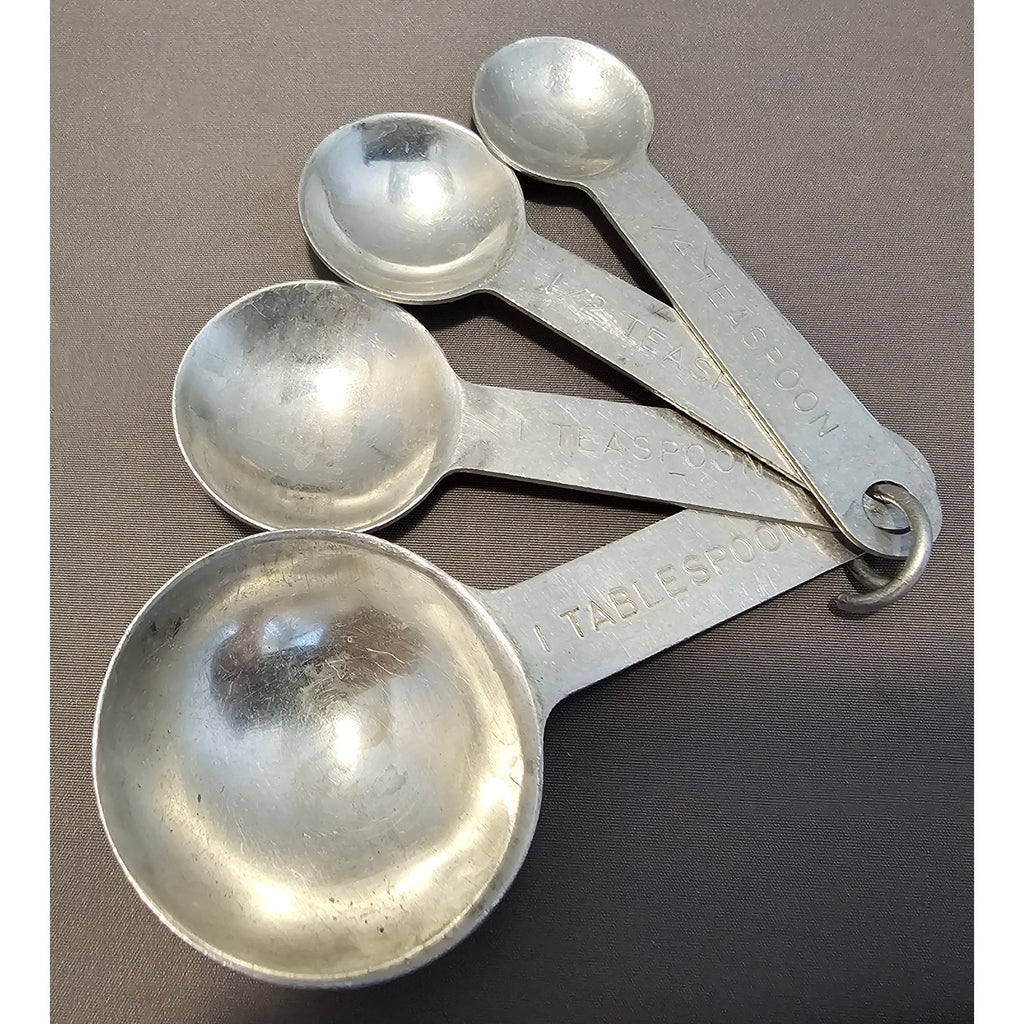 Vintage Set of 4 Aluminum Measuring Spoons w/Ring