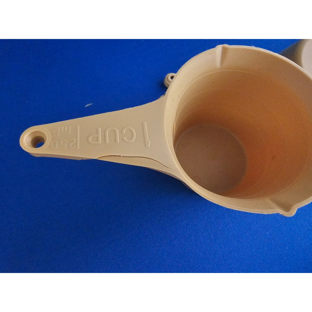 Set Of 5 Vintage Foley Yellow/Mustard Nesting Measuring Cups - Made in USA