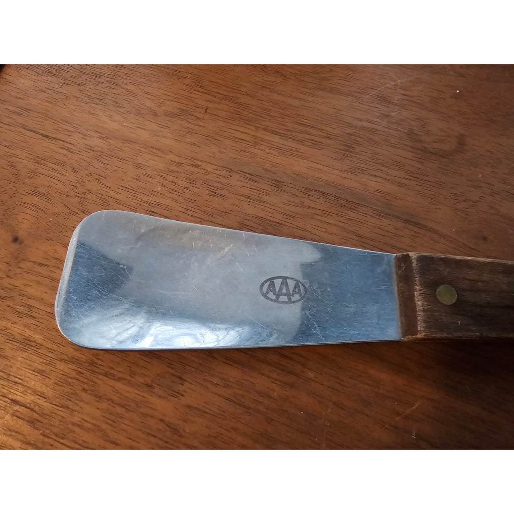 Vernco Stainless Steel 9-1/2" Ice Cream Scoop w/Rivet Wood Handle - Japan - AAA