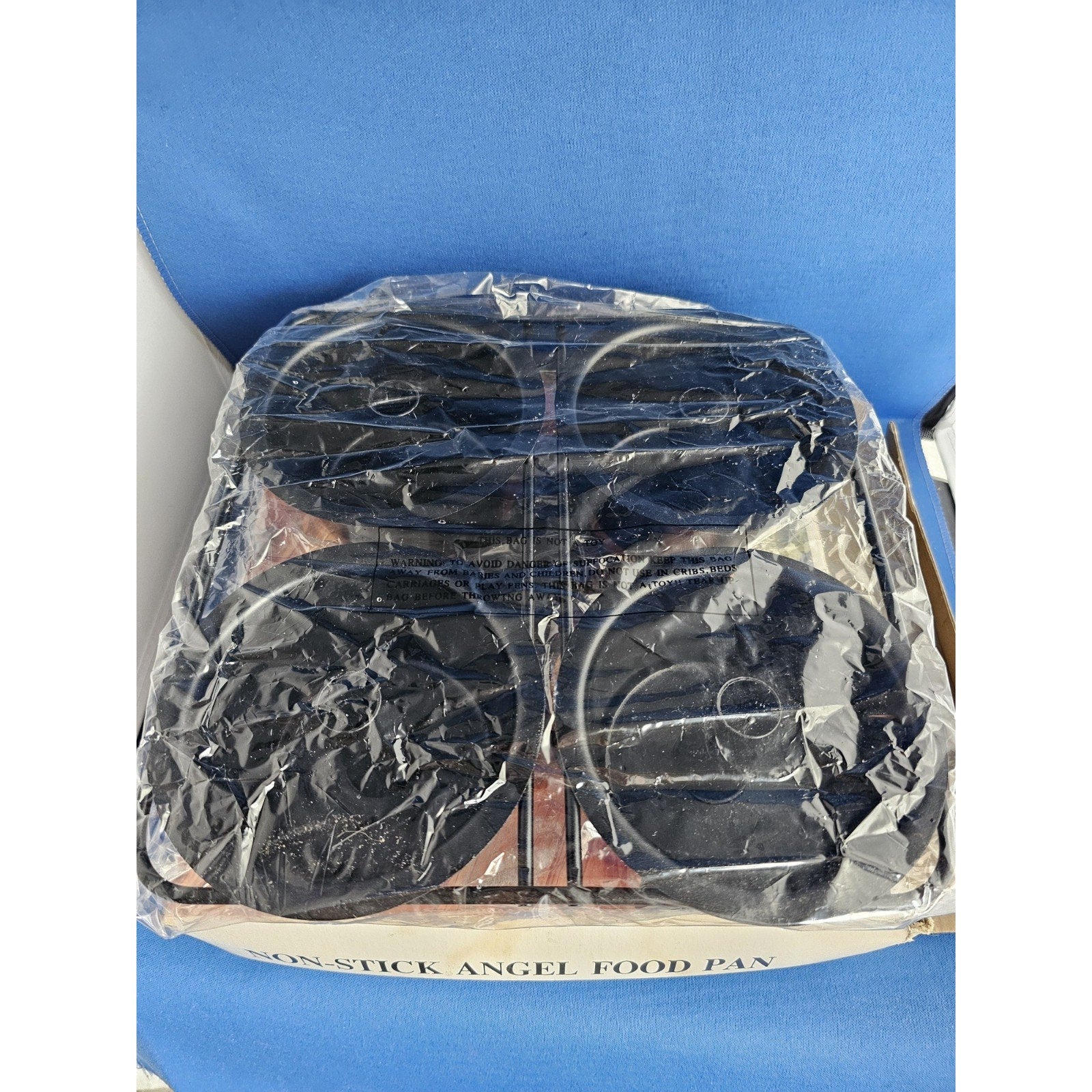 NOS Non-Stick Angel Food Pan Bake Bake 4 Mini Cakes, Code ANF, New