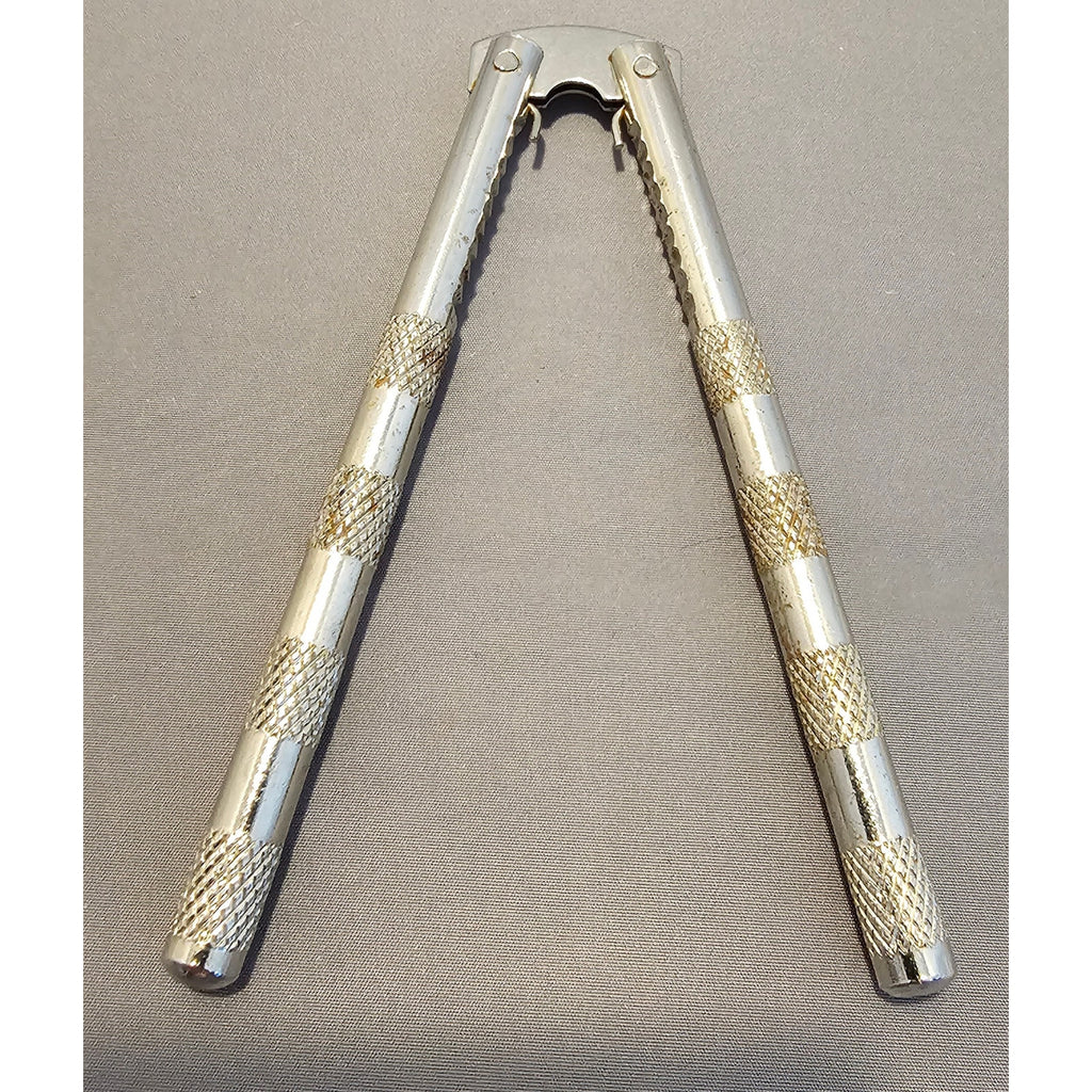 Vintage 4-1/2" Nut Cracker/Sheller - used