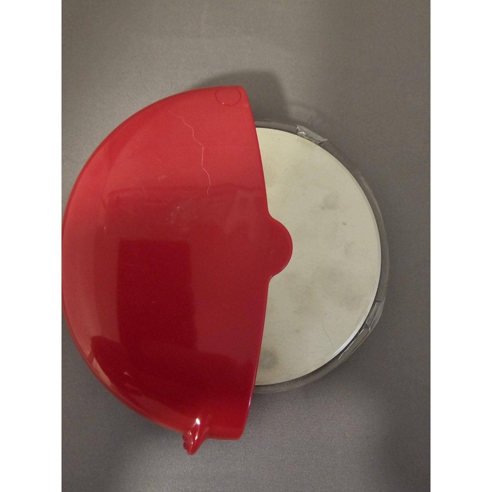 Zyliss Red Pizza Cutter 4" Wheel and Slicer w/Clear Plastic Blade Protector used