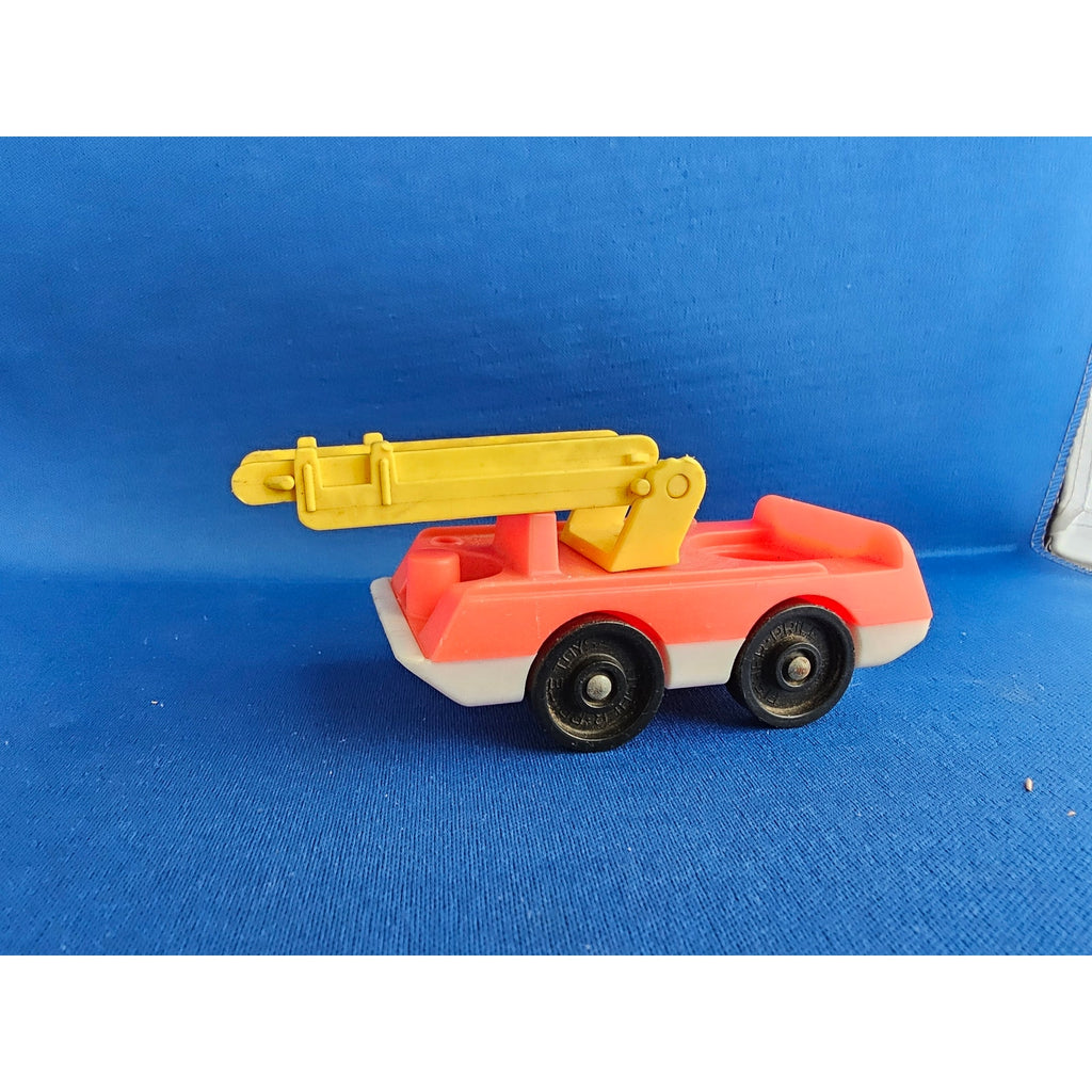 Vintage Fisher-Price #124 - Red Fire Truck w/Yellow Ladder