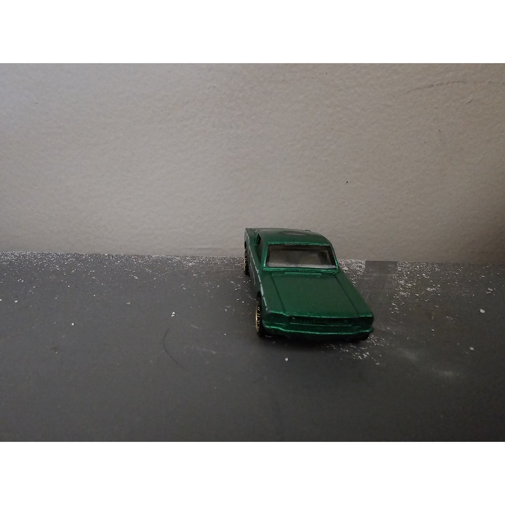 2009 Matchbox '65 Mustang GT - Happy Holidays (Green Version) - MB342