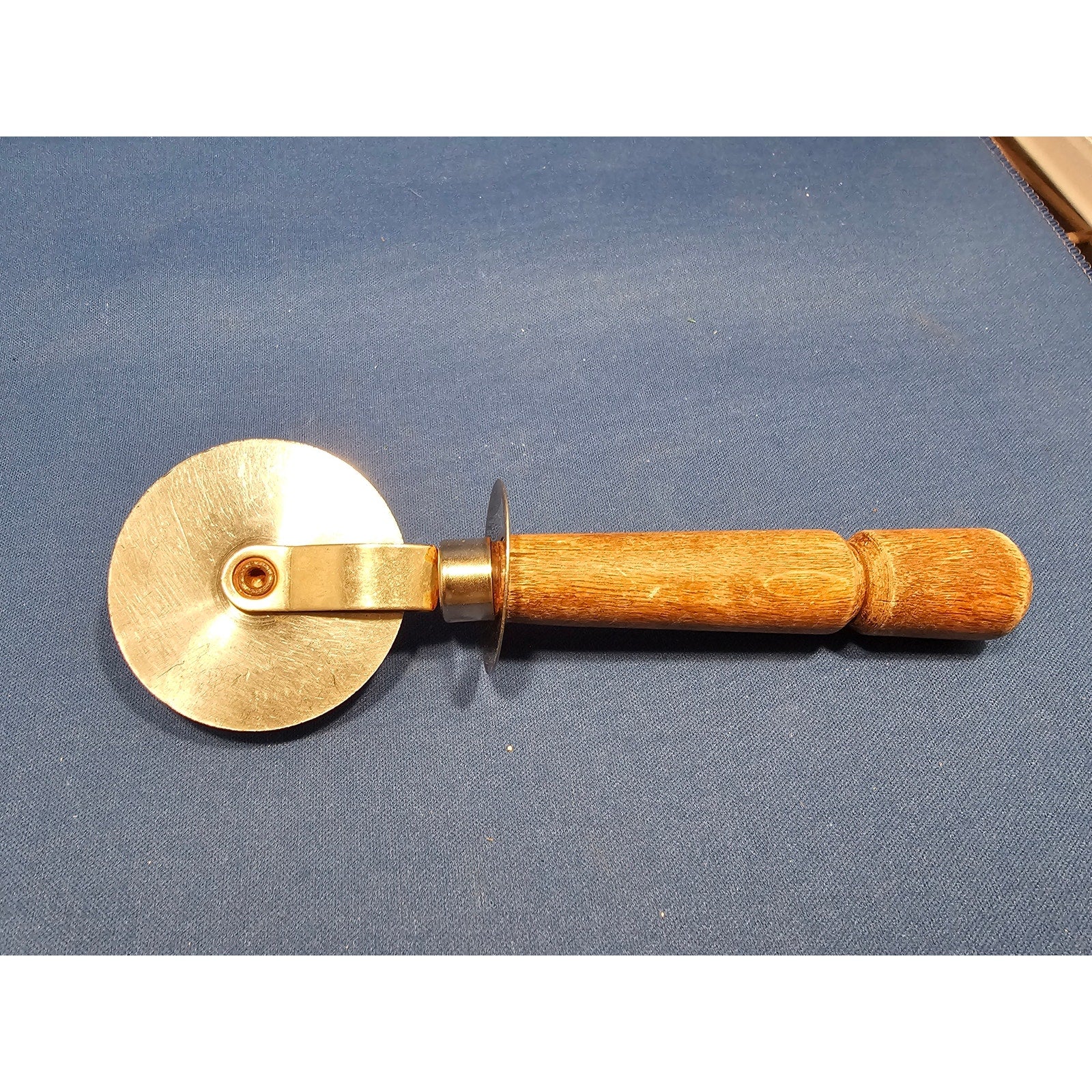 Vintage Bonny Stainless Steel 2-1/4" Pizza Cutter/Wheel w/Wood Handle - 7" long