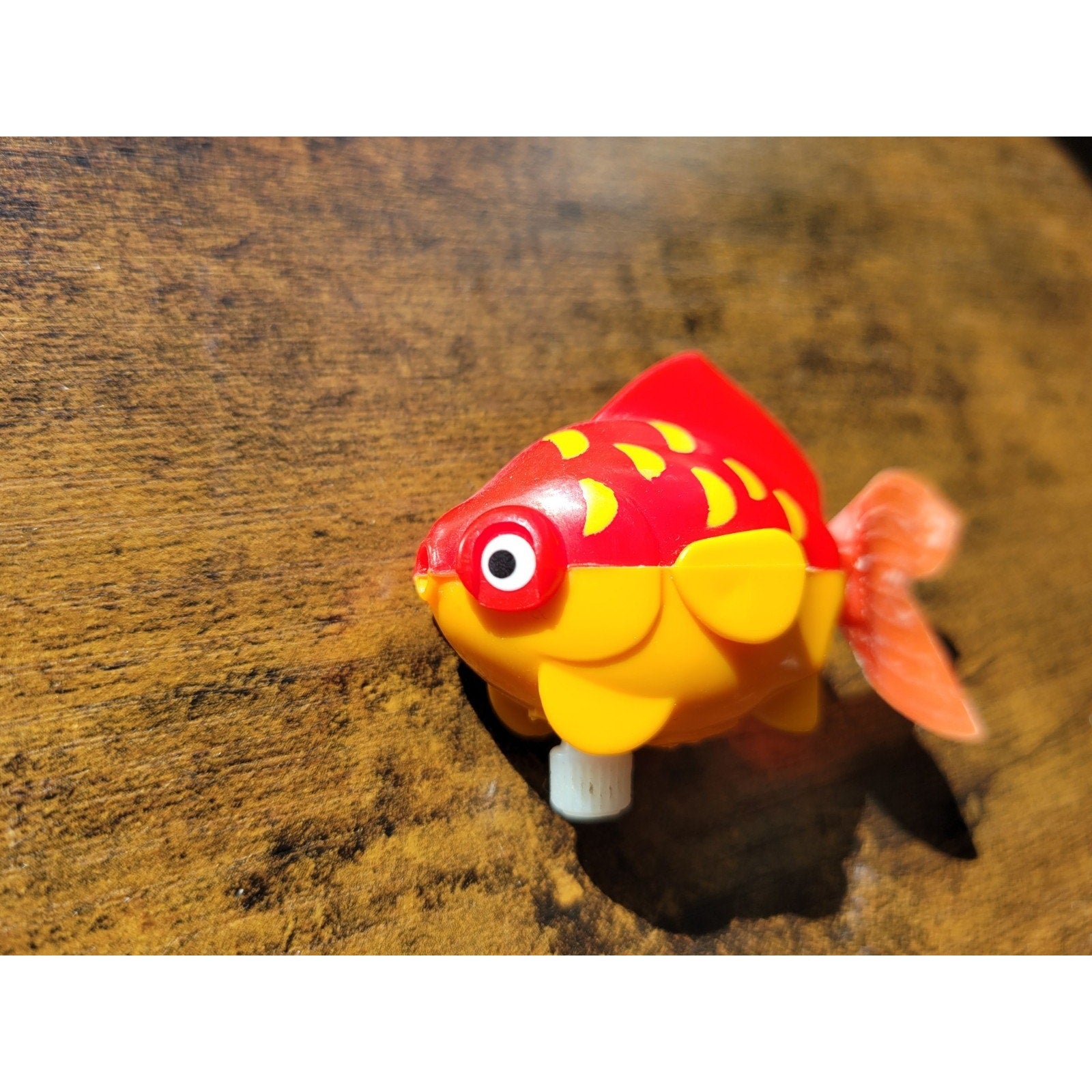 Vintage Tomy Wind Up Pocket Pets - Red/Orange Goldfish Flip Floppers 2.5" Works