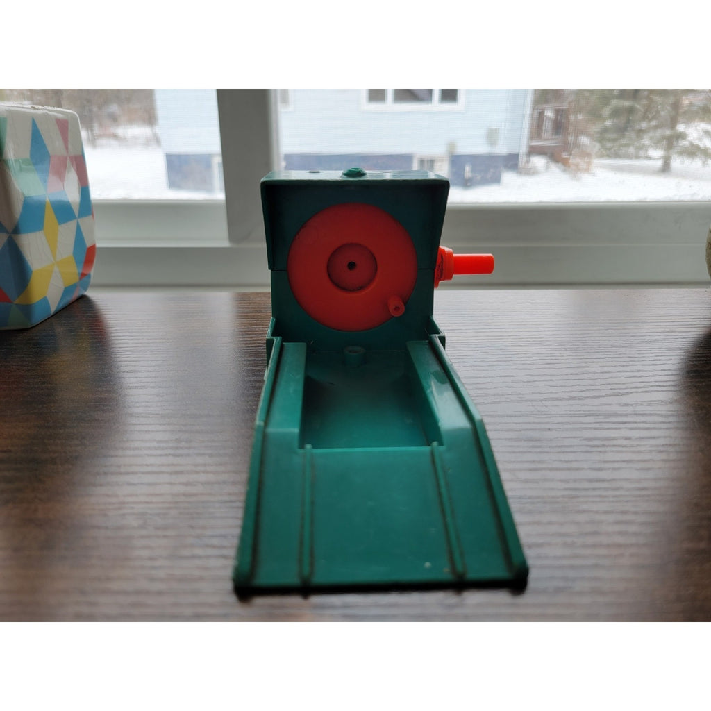 Vintage 1970 Fisher Price Little People #930 Parking Garage Car Lift