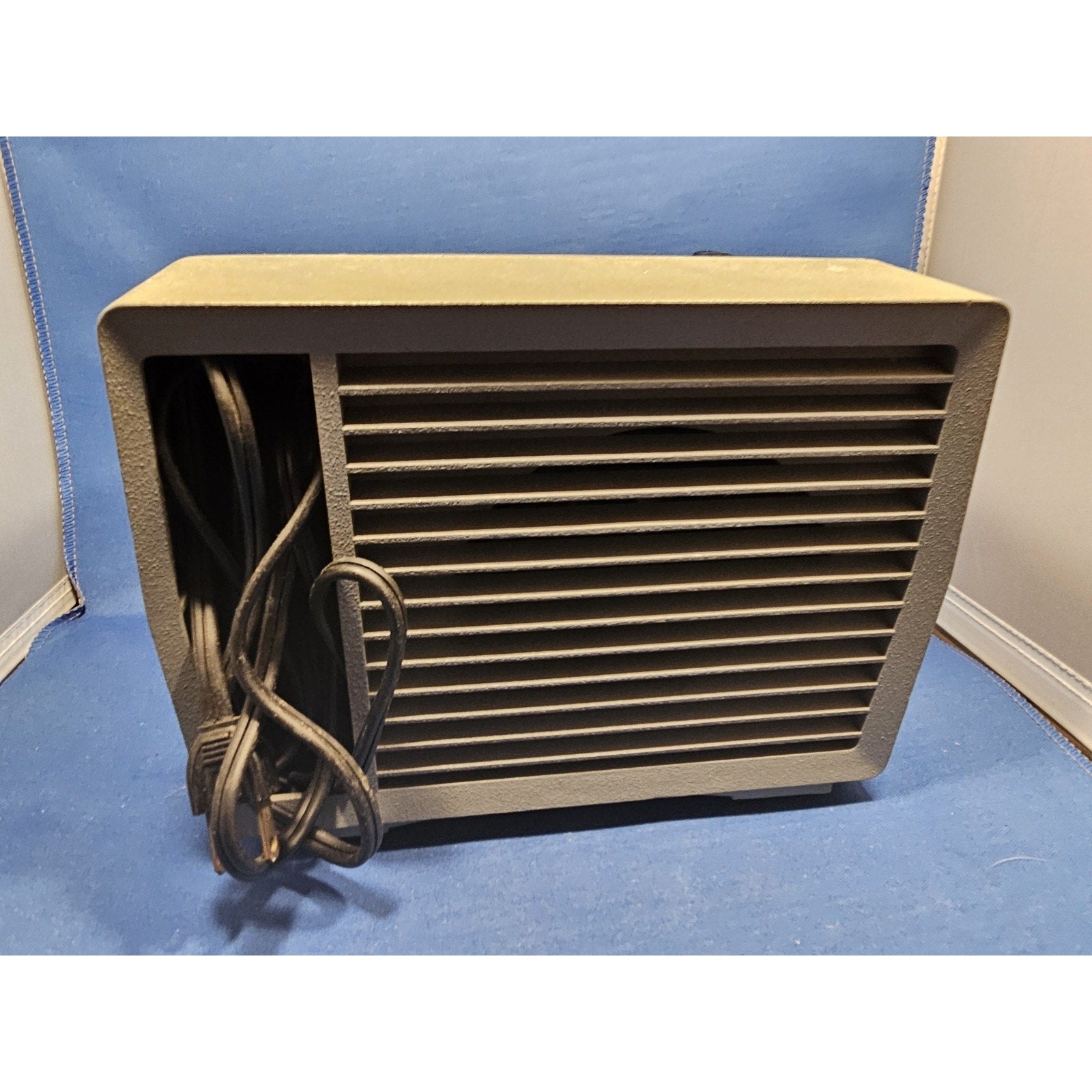 Vintage Kodak Brownie 8 Movie Projector Model A-15 1950s 8mm Film Auto Threading