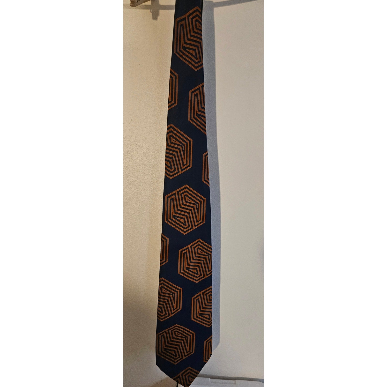Vintage Richman Gordman Men's Necktie - Blue w/Orange - 57" x 5"