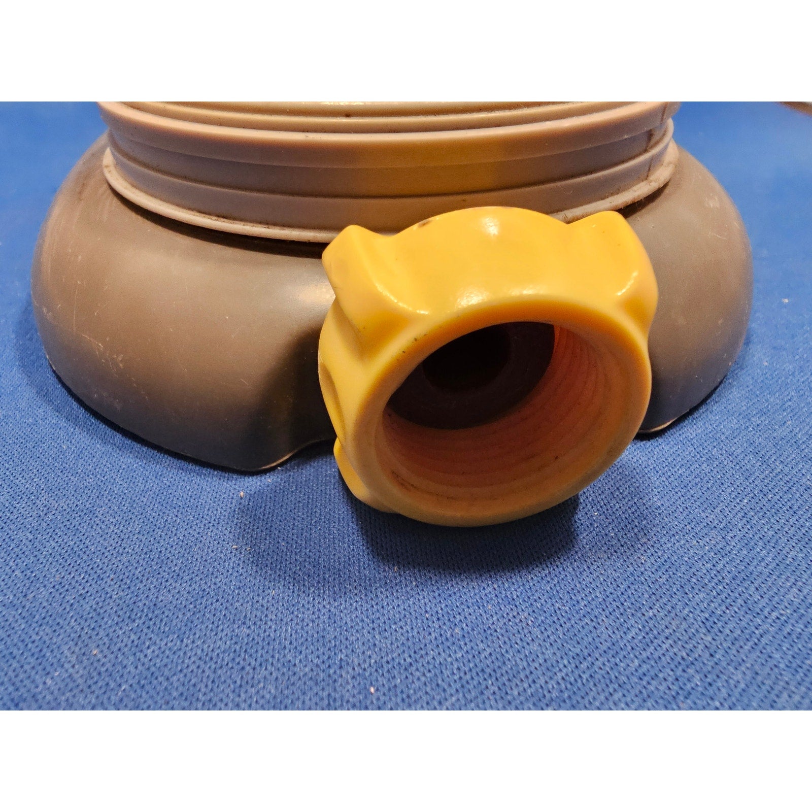 Vintage Nelson Adjustable 8-Settings Grey/Yellow Lawn Sprinkler - Tested