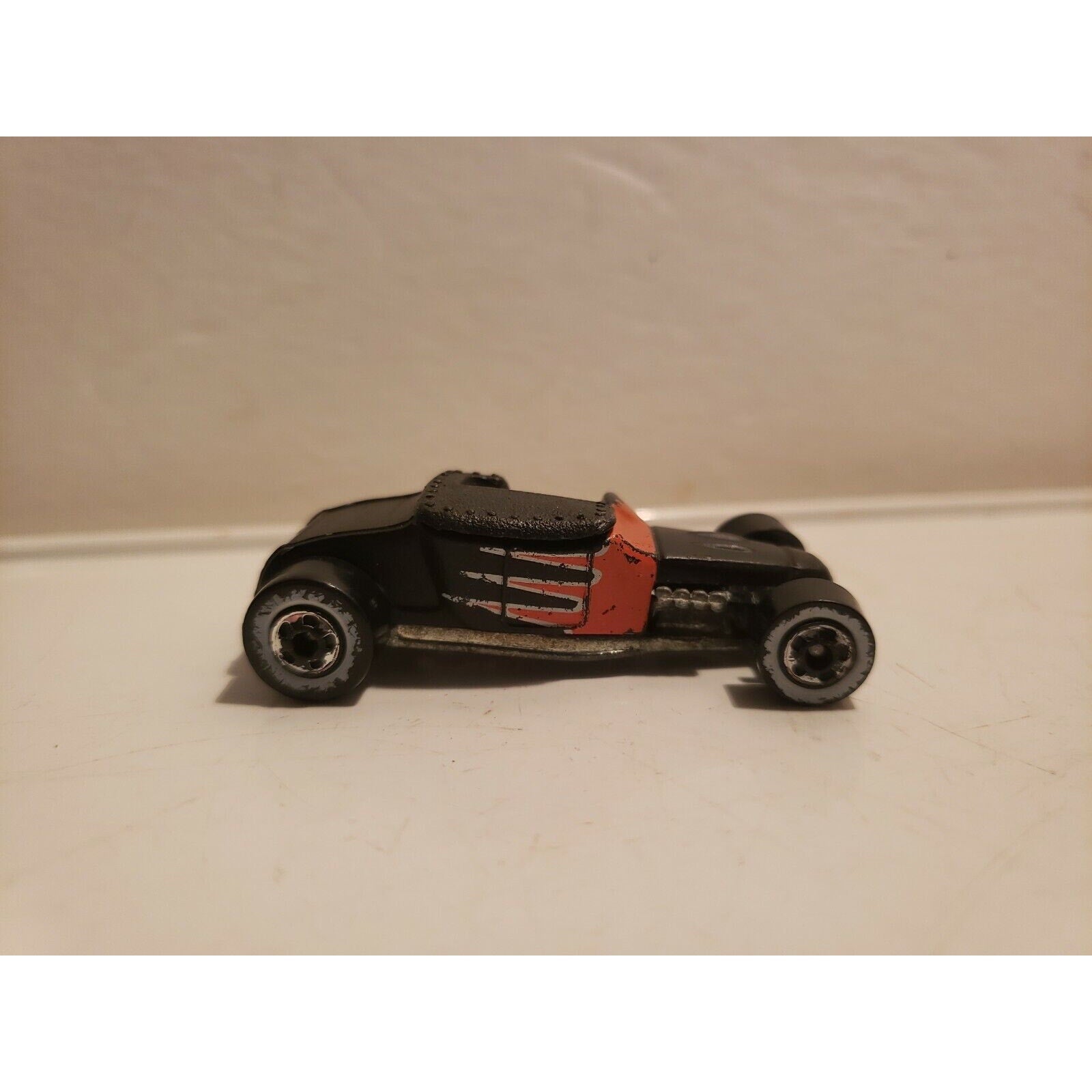 1998 Hot Wheels TRACK T Hot Rod Coupe , black red flames