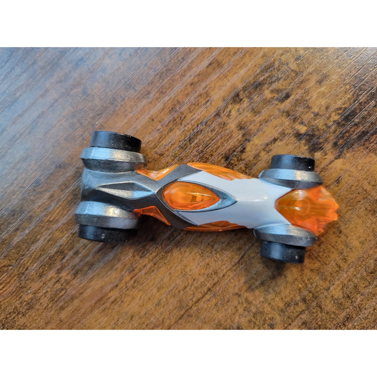 Hot Wheels Blastous Torpedo Orange/White 1:64