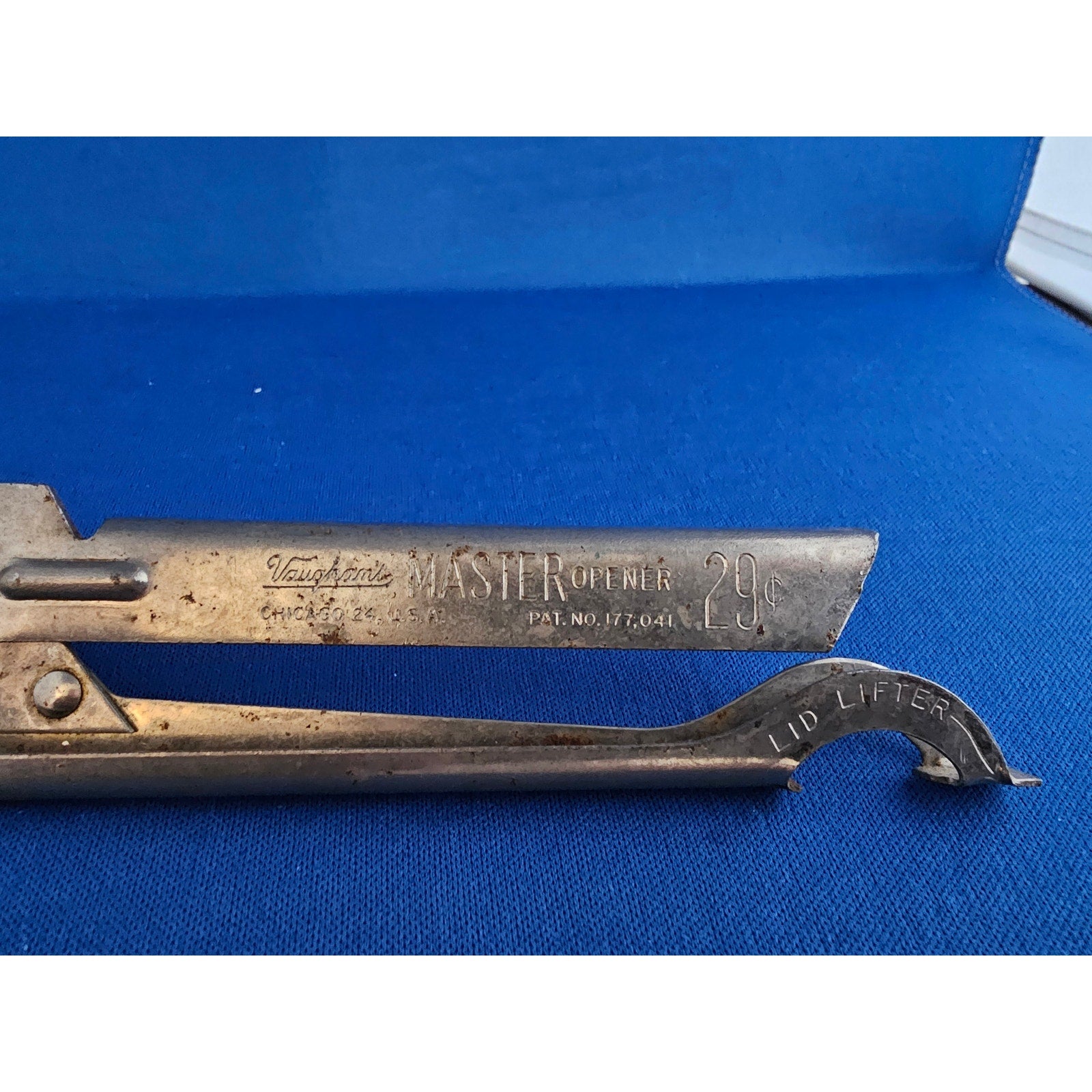 Vintage Vaughan's Master Opener Manual Can - works well - USA - 29 cent