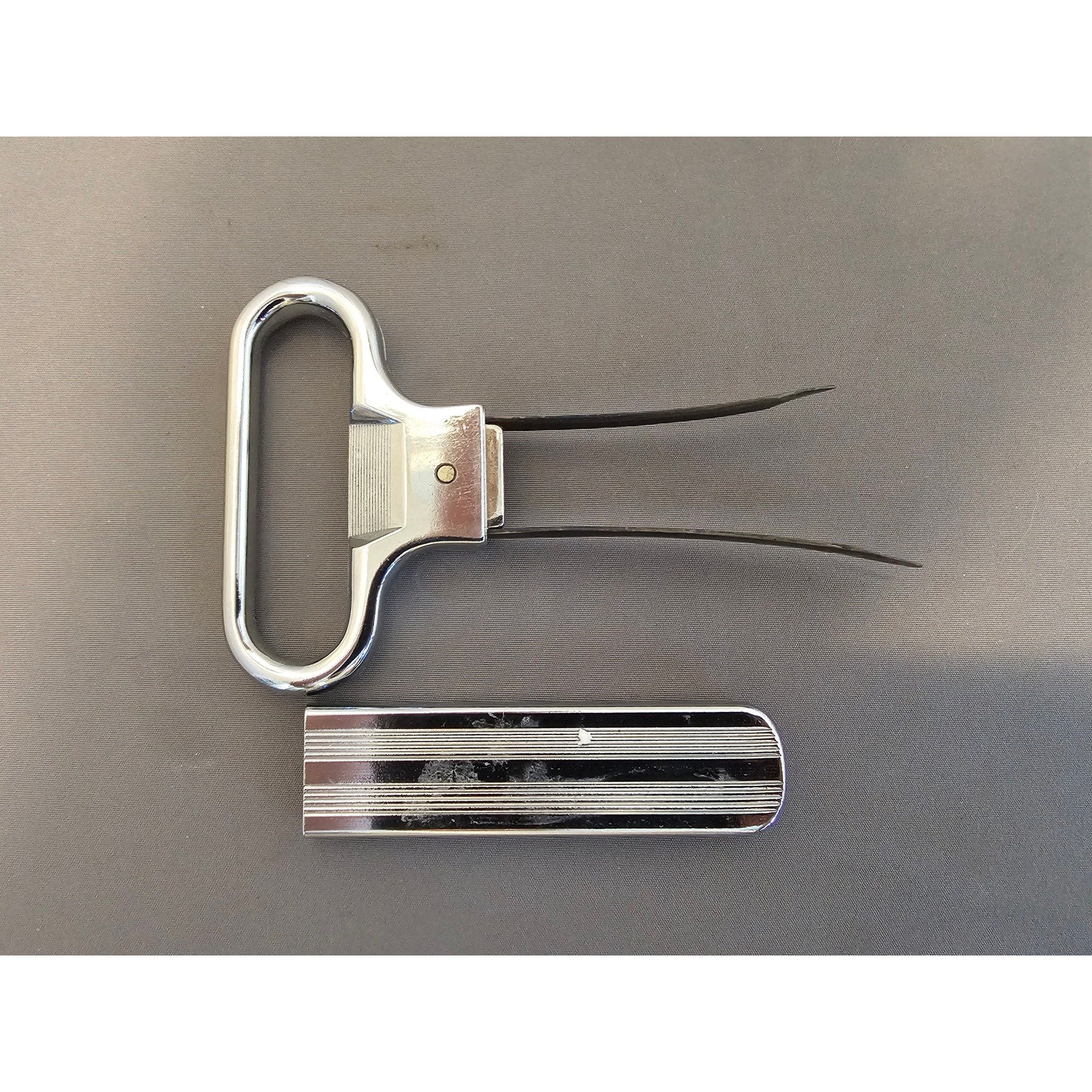 Robert Mondavi Winery Bottle Opener - Manual 6-3/4”