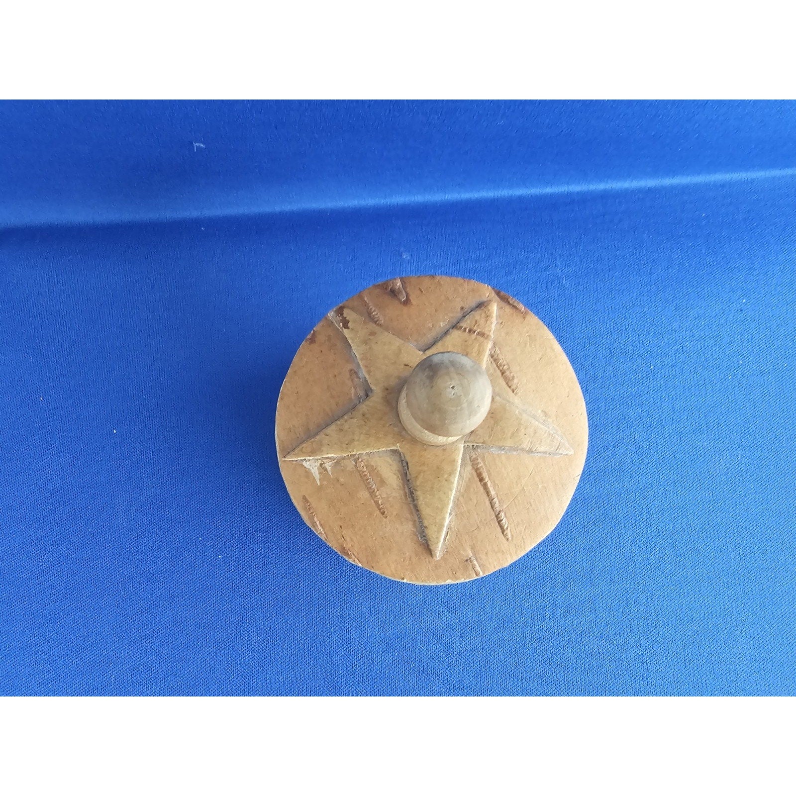 Vintage Small Handmade Carved Round Wood/Bark Box w/Lid