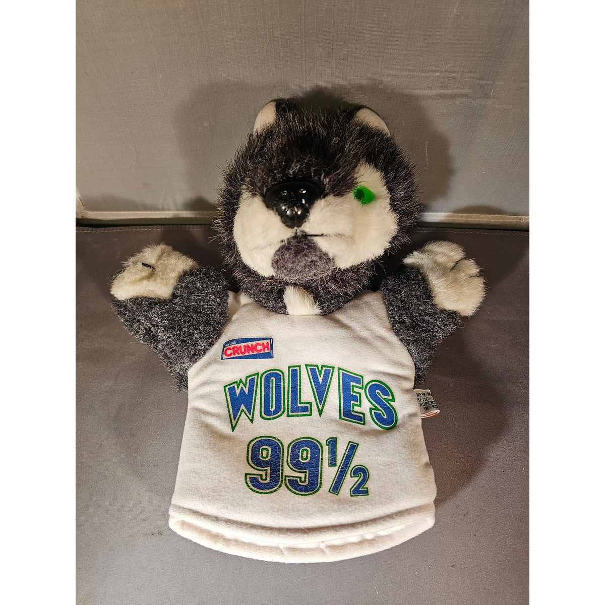 Vintage 1989-1990 Minnesota Timberwolves Crunch #99 1/2 Plush Hand Puppet