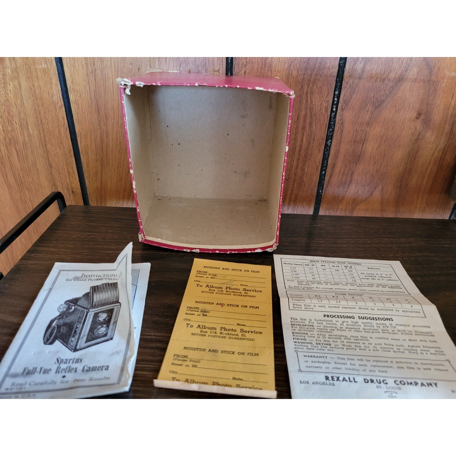 Vintage Spartus Full-Vue Camera BC-101 w/Manual - untested