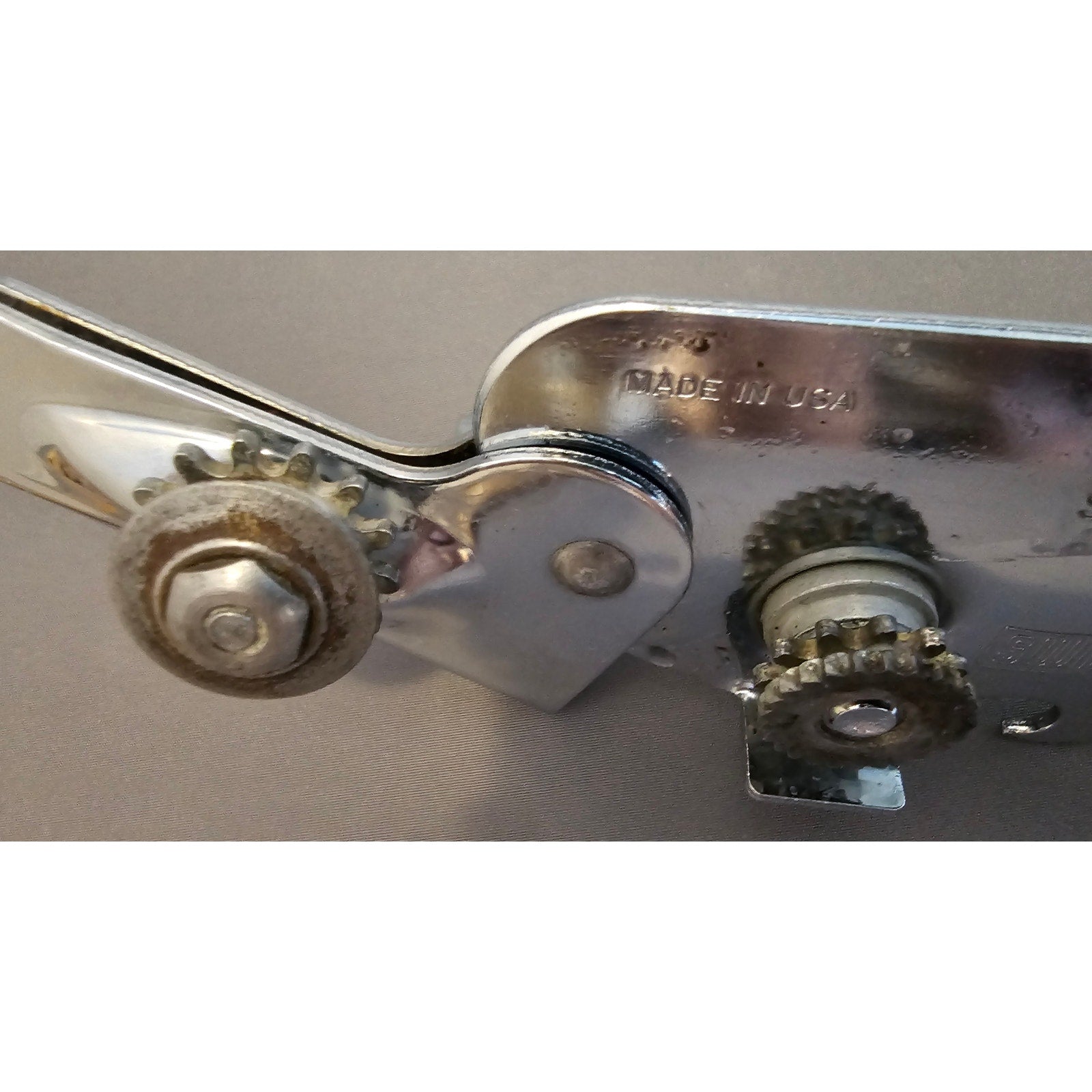 Vintage Swing-A-Way No. 9 Can Opener Bottle Wood Grips Manual 7-1/2” USA Away